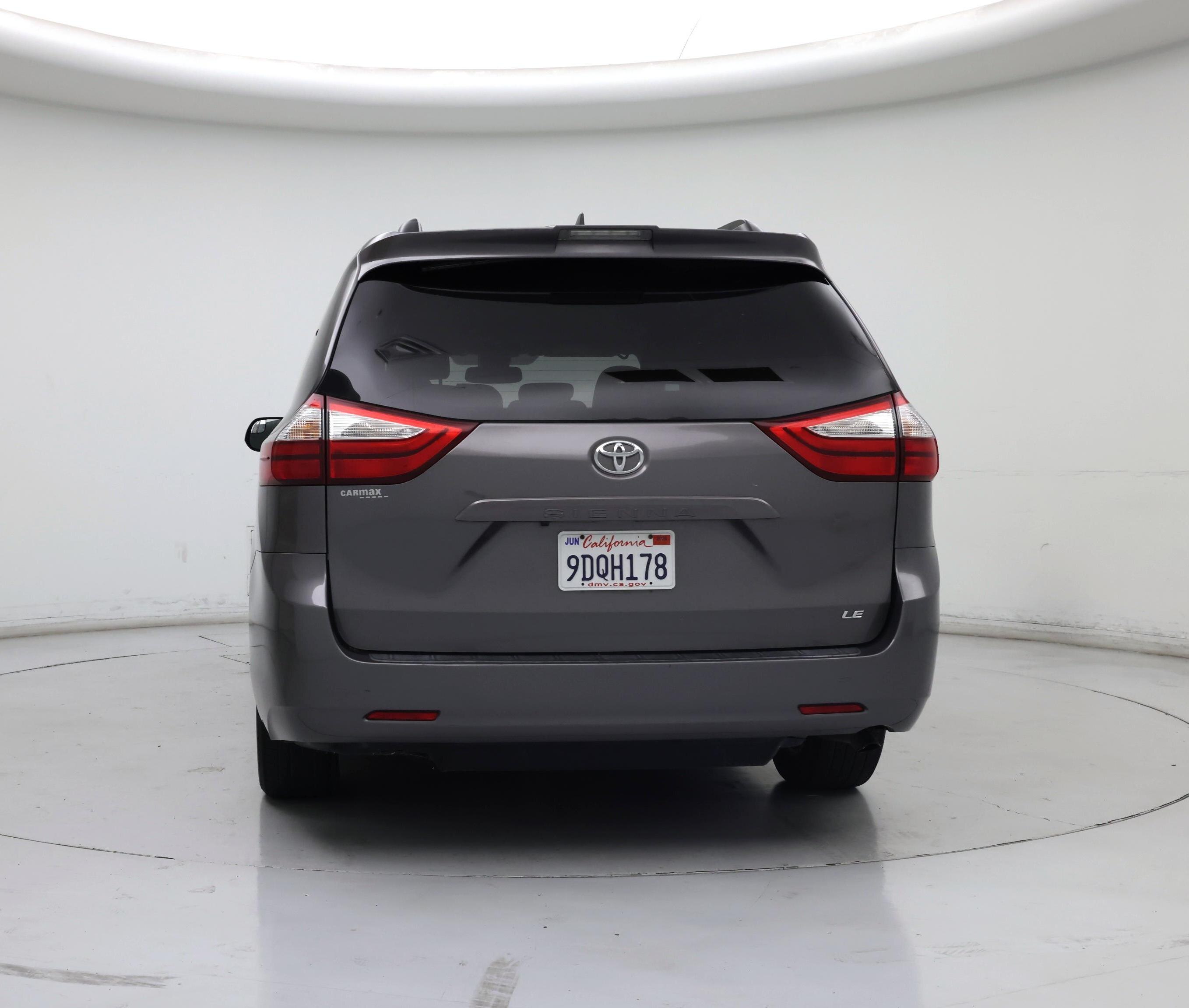 Thumbnail: 2018 Toyota Sienna - 6