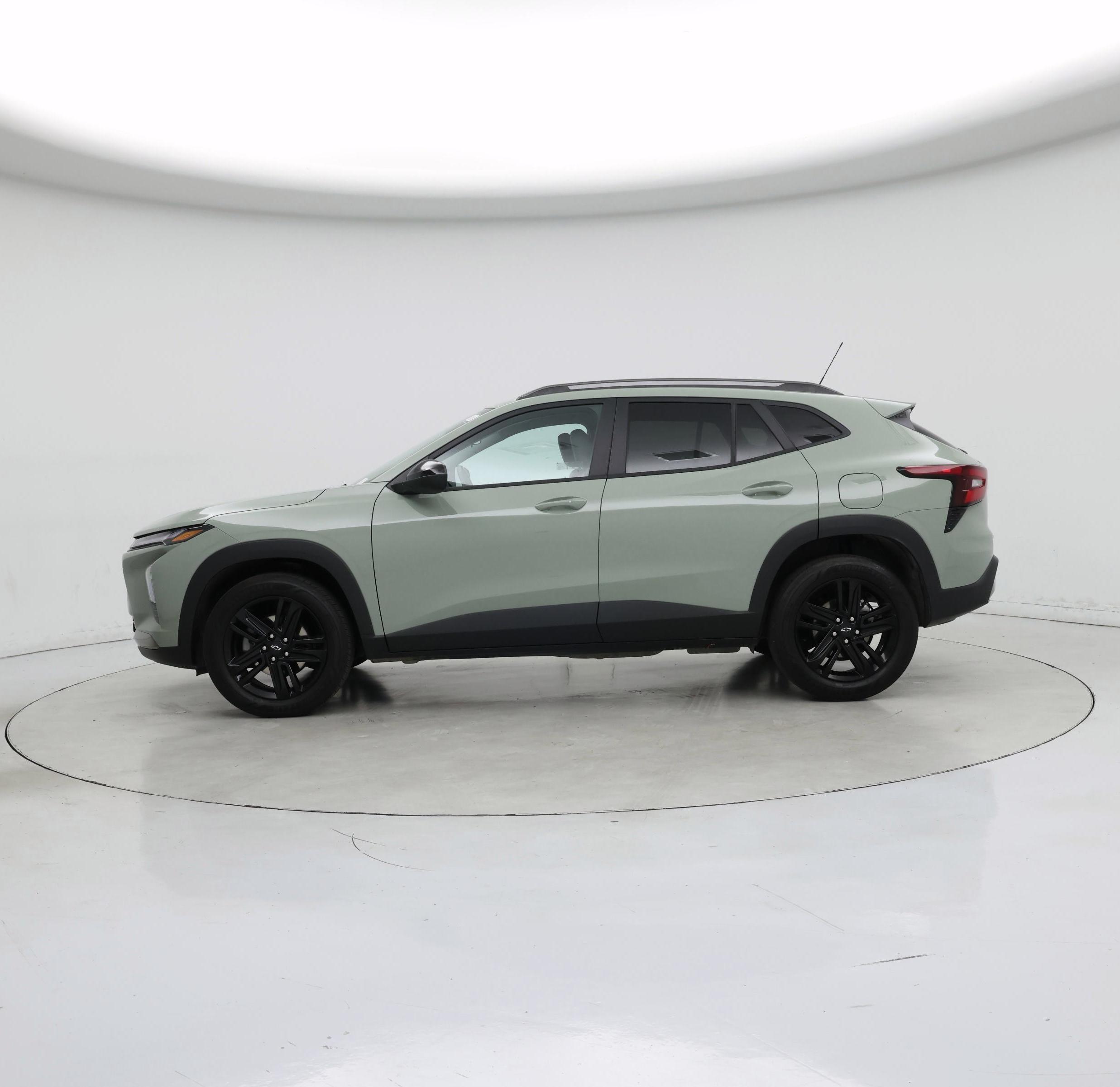 Thumbnail: 2026 Chevrolet Trax - 3