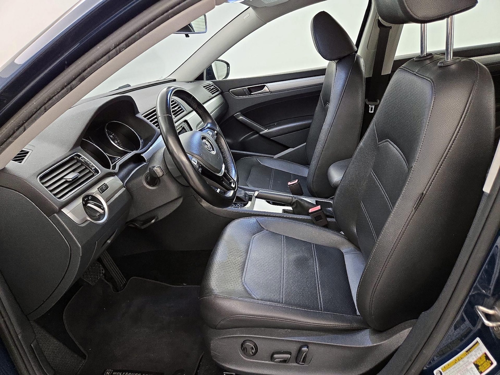 2019 Volkswagen Passat Wolfsburg Edition - Photo 12