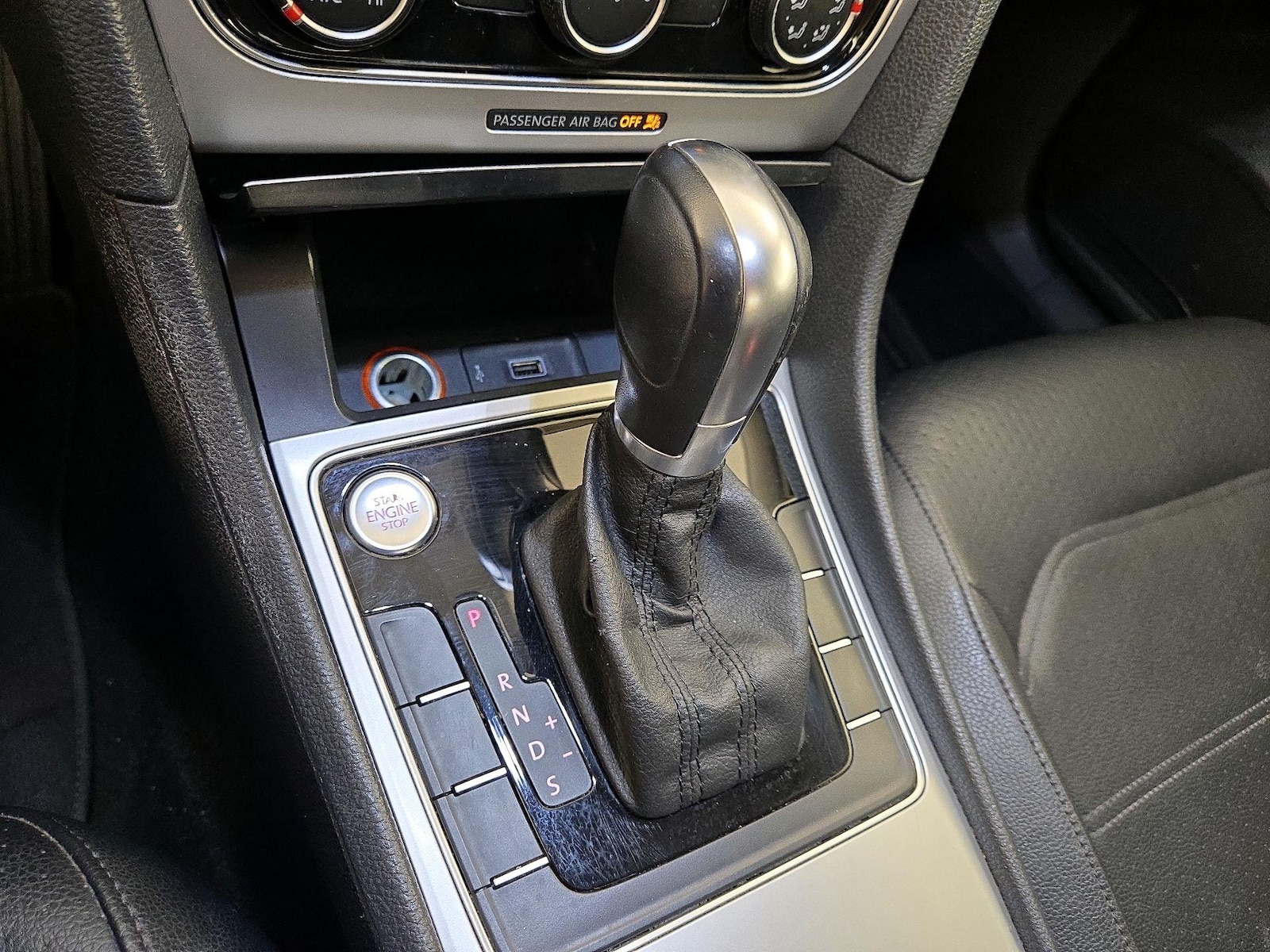 2019 Volkswagen Passat Wolfsburg Edition - Photo 18