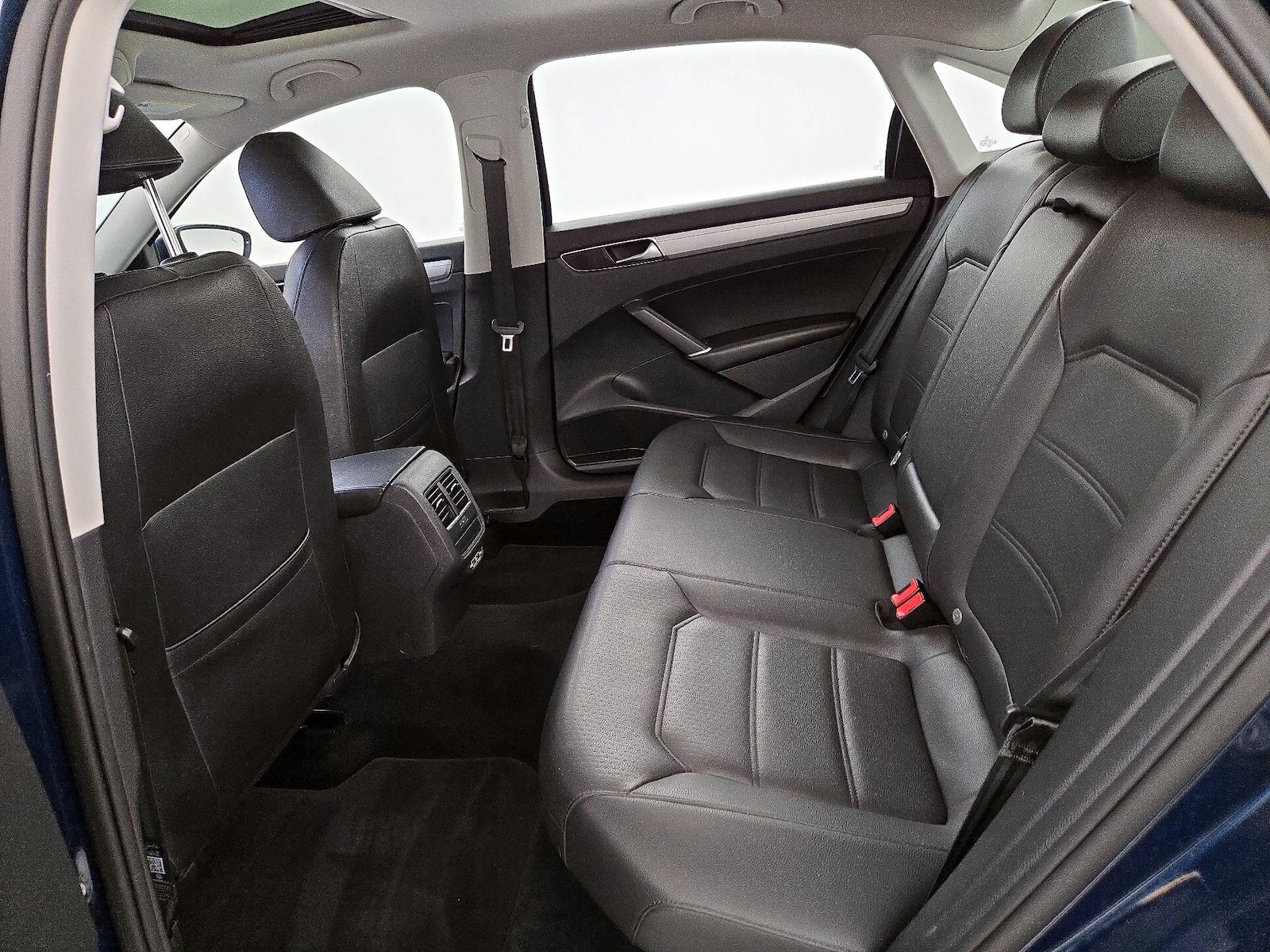 2019 Volkswagen Passat Wolfsburg Edition - Photo 21