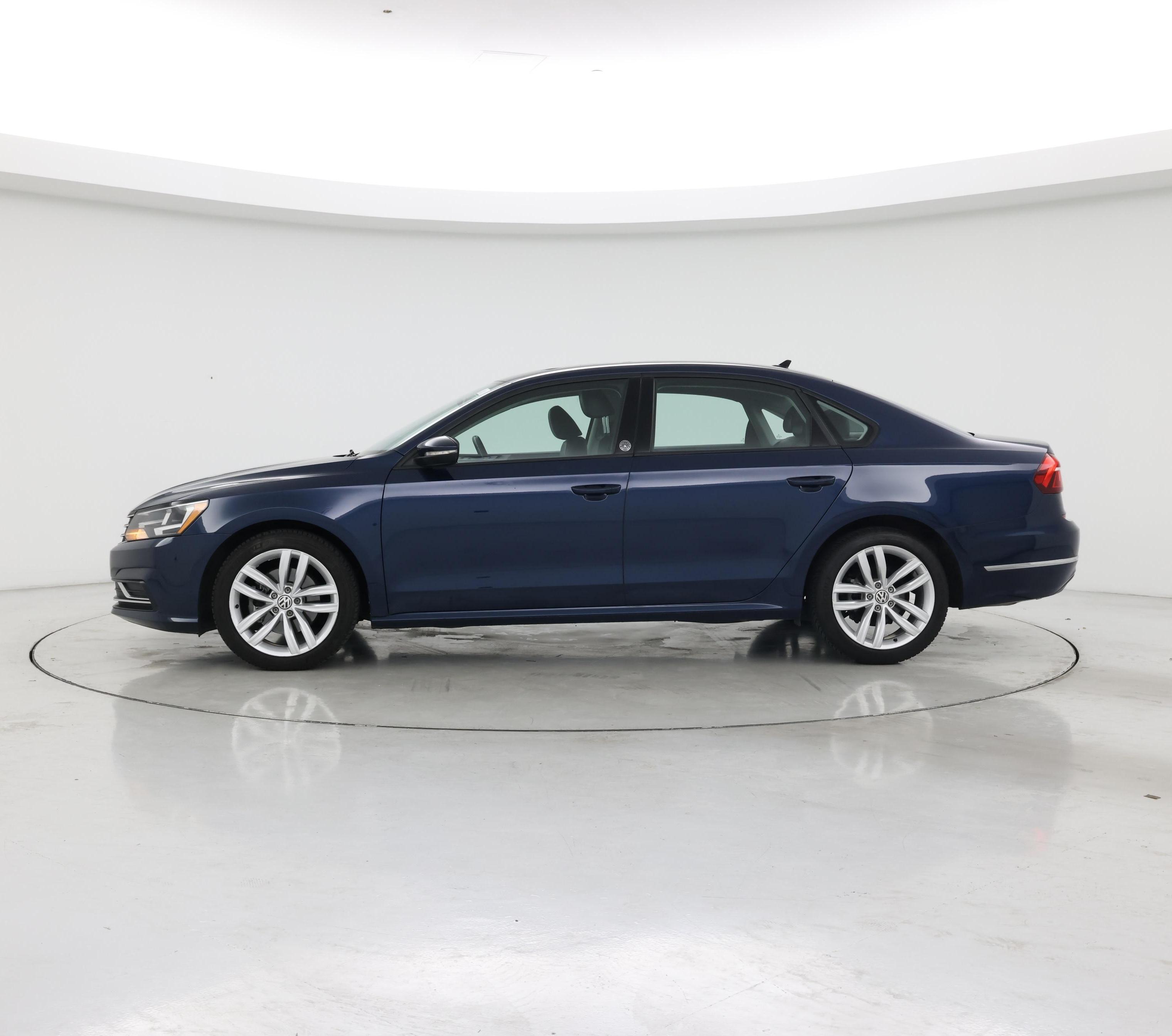 Thumbnail: 2019 Volkswagen Passat - 3