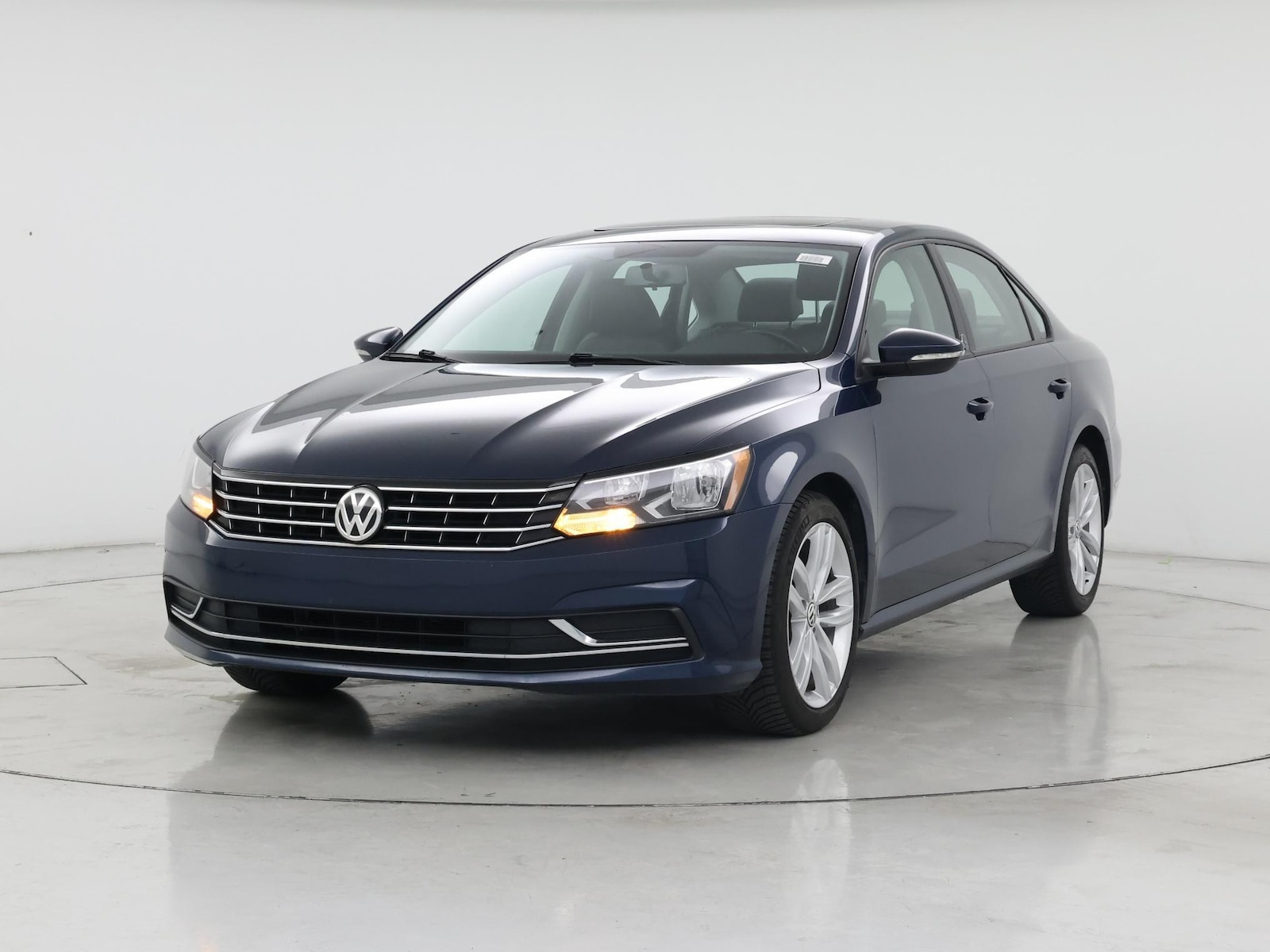 2019 Volkswagen Passat Wolfsburg Edition - Photo 5