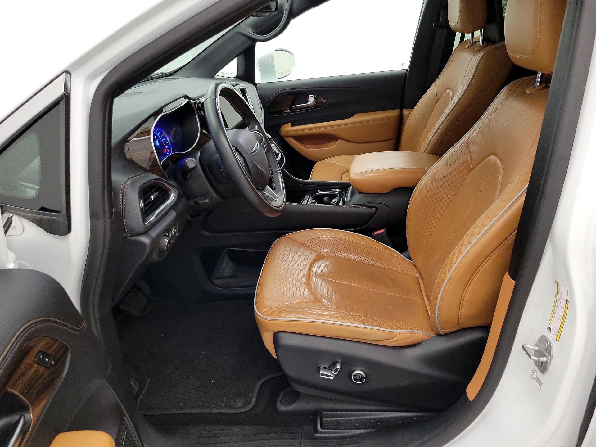 Thumbnail: 2021 Chrysler Pacifica - 11