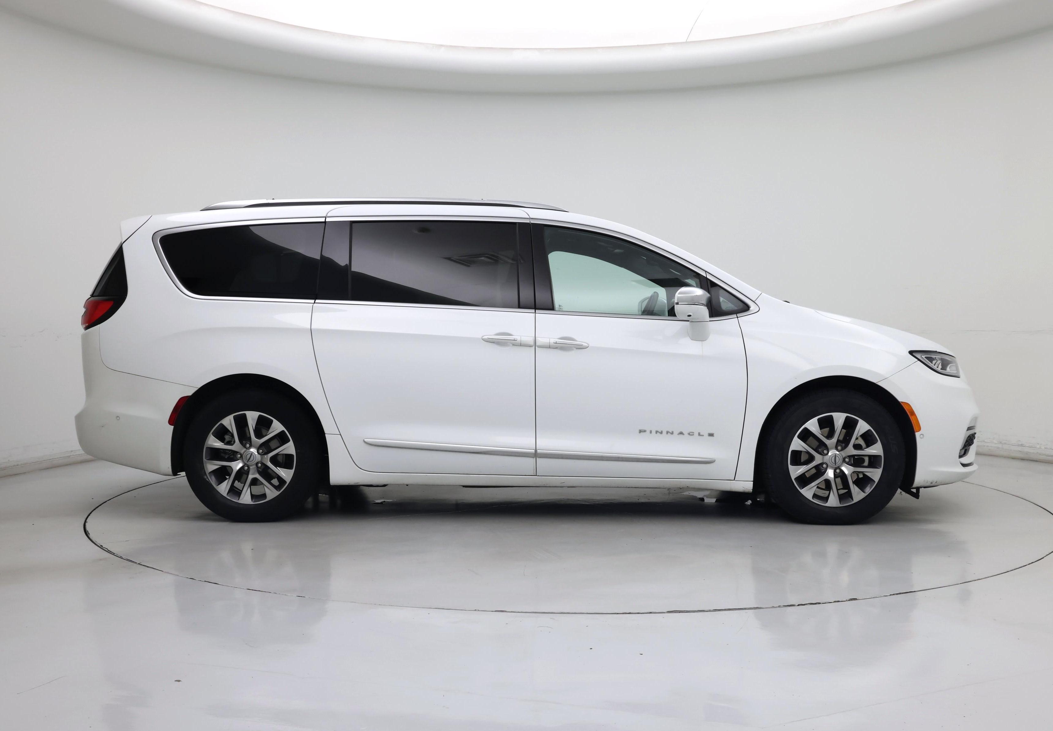 Thumbnail: 2021 Chrysler Pacifica - 7