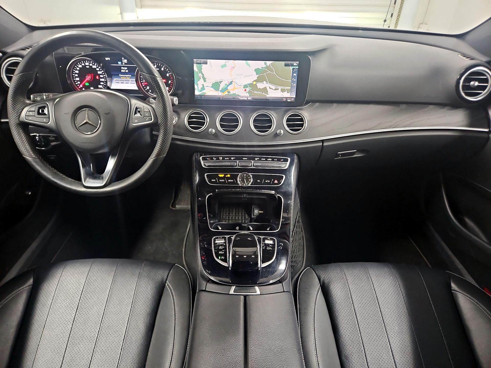 Thumbnail: 2017 Mercedes-Benz E-Class - 9