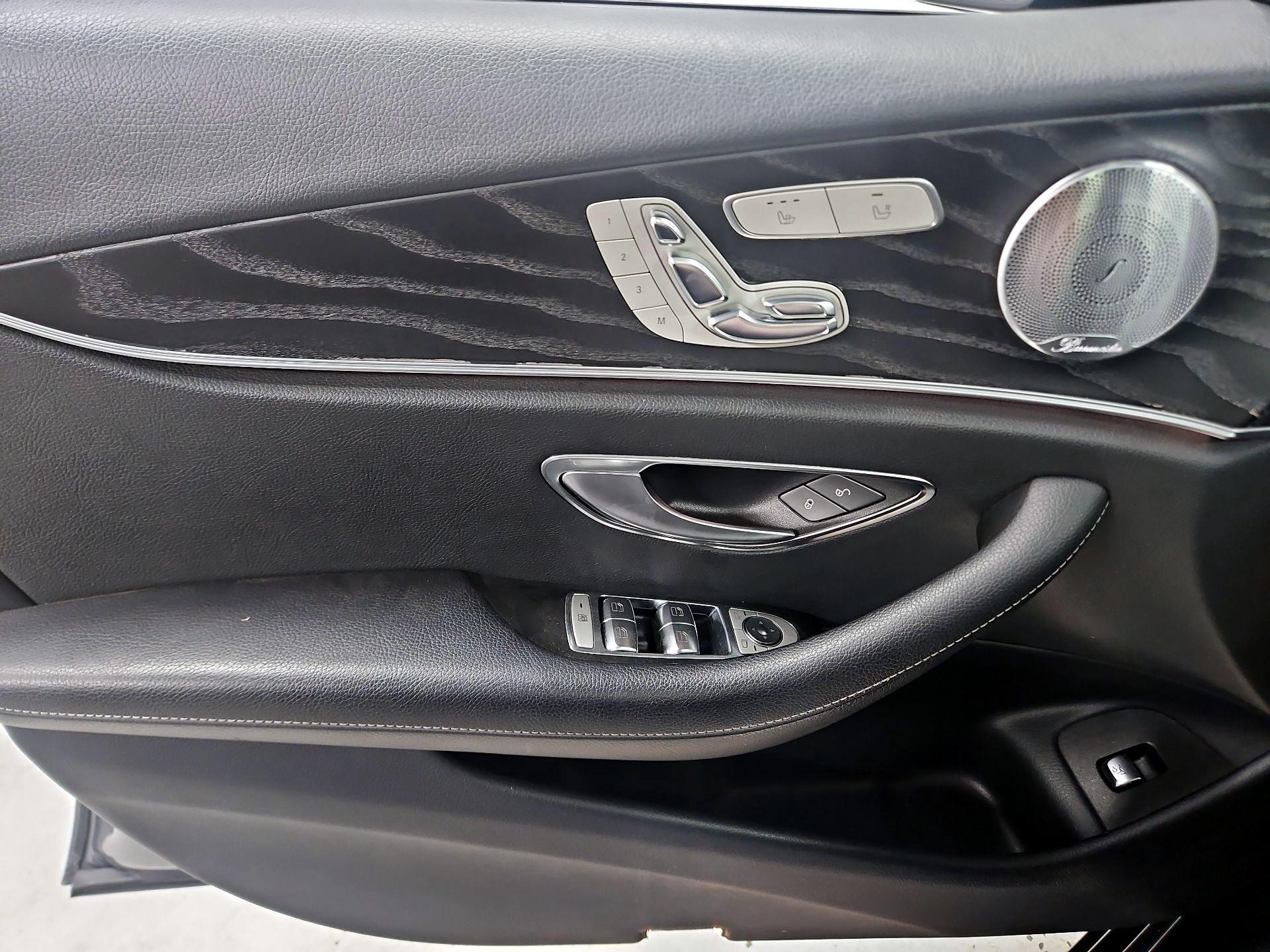Thumbnail: 2017 Mercedes-Benz E-Class - 12