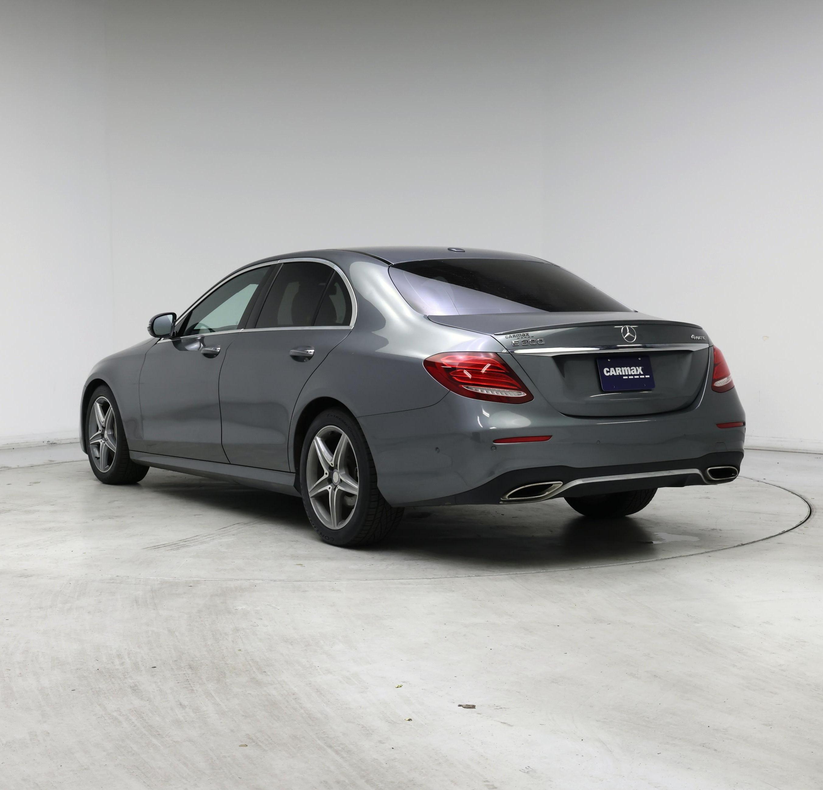 Thumbnail: 2017 Mercedes-Benz E-Class - 2