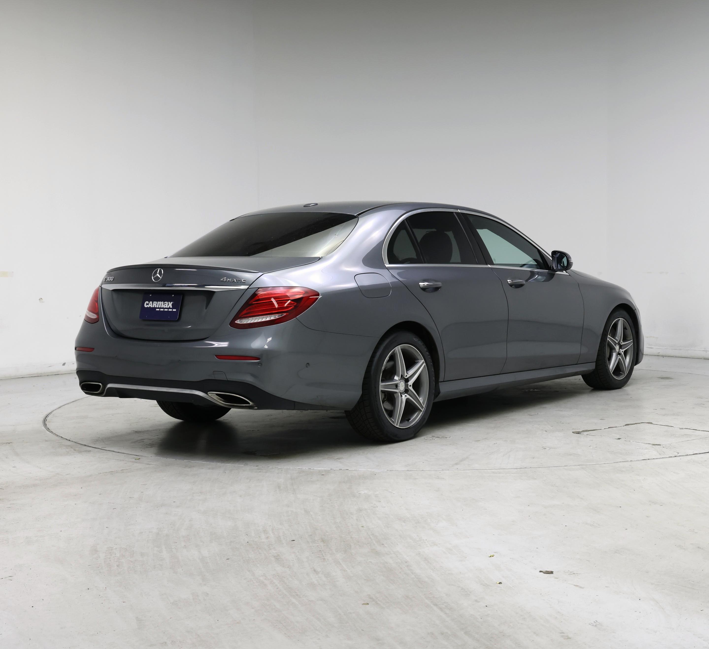 Thumbnail: 2017 Mercedes-Benz E-Class - 8