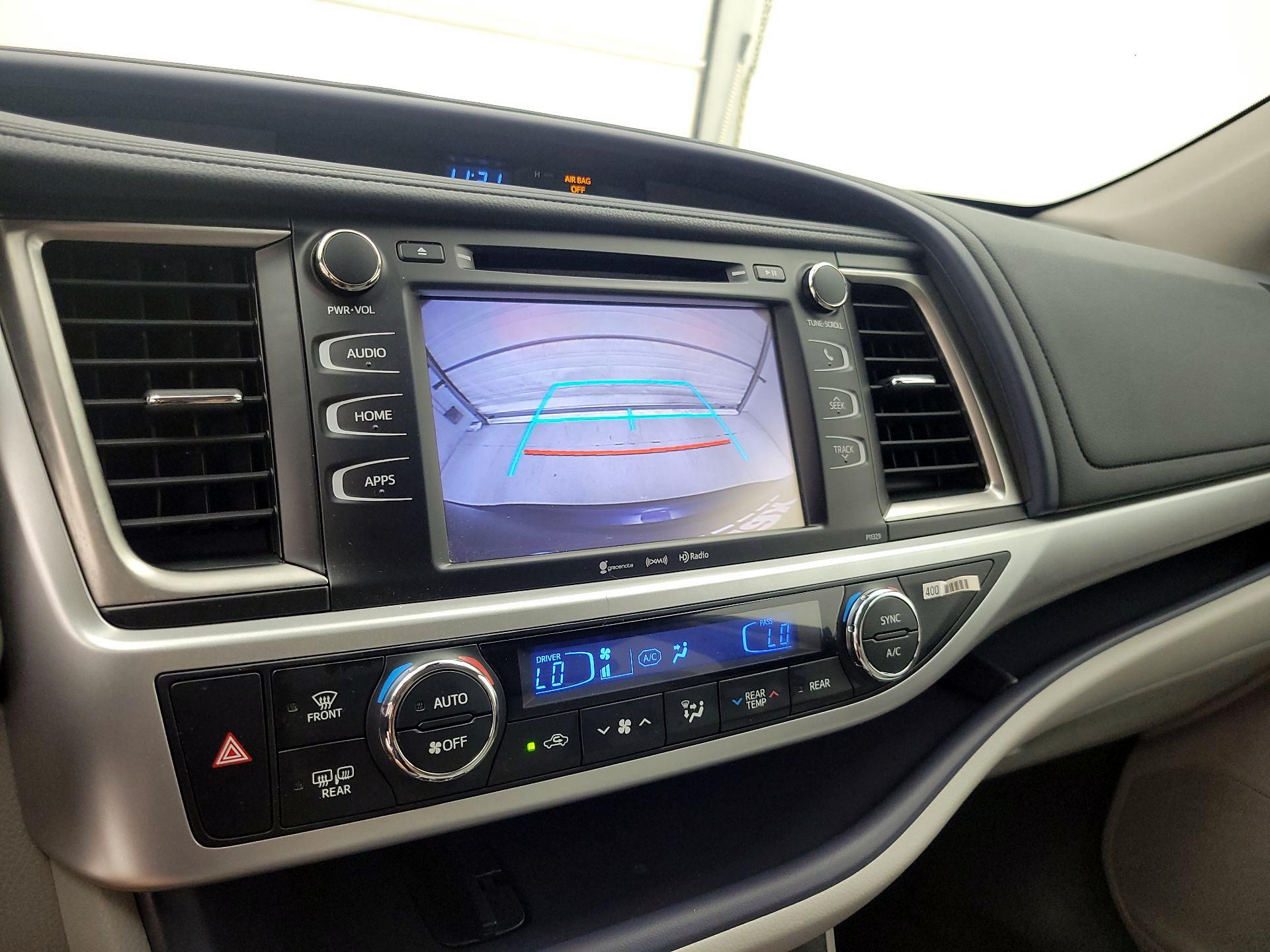 Thumbnail: 2017 Toyota Highlander - 14