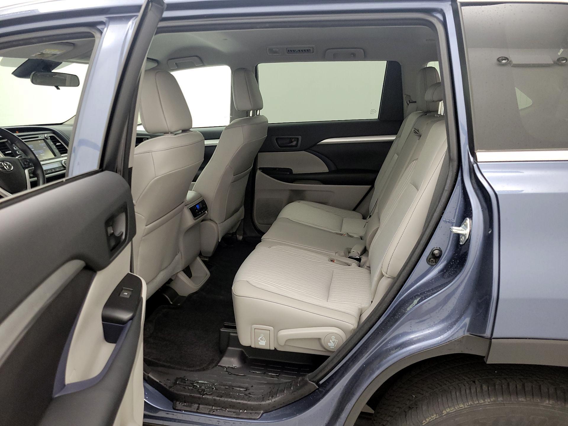 Thumbnail: 2017 Toyota Highlander - 19