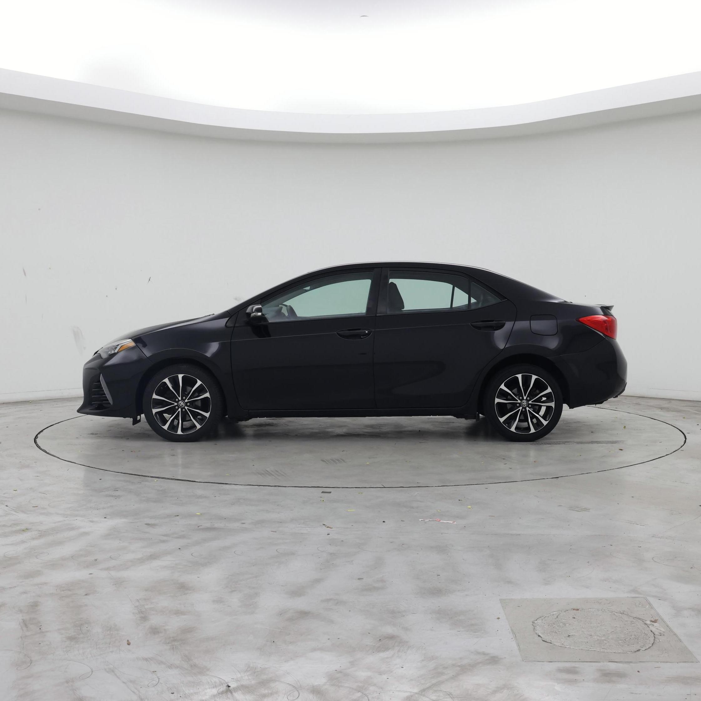 Thumbnail: 2018 Toyota Corolla - 3