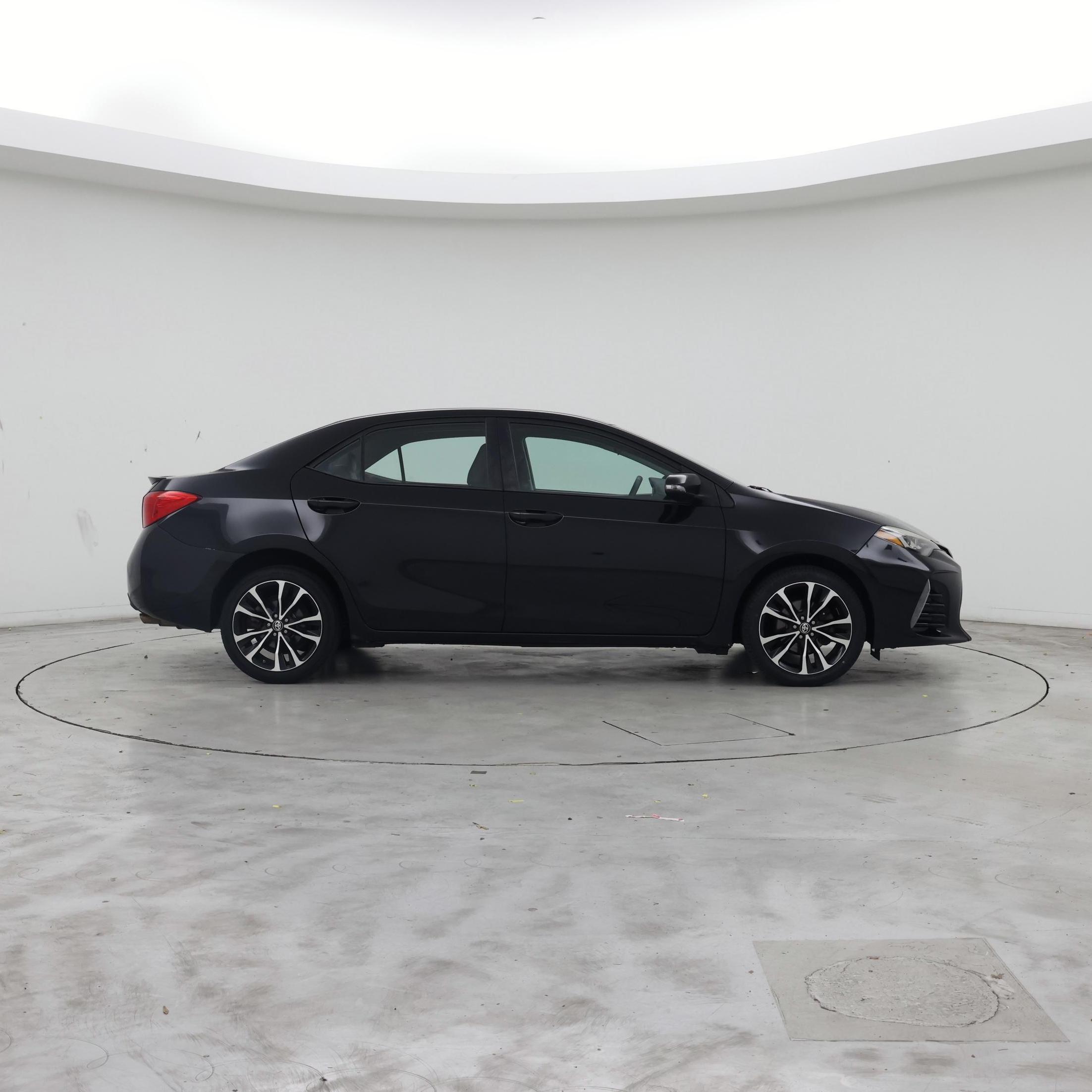 Thumbnail: 2018 Toyota Corolla - 7