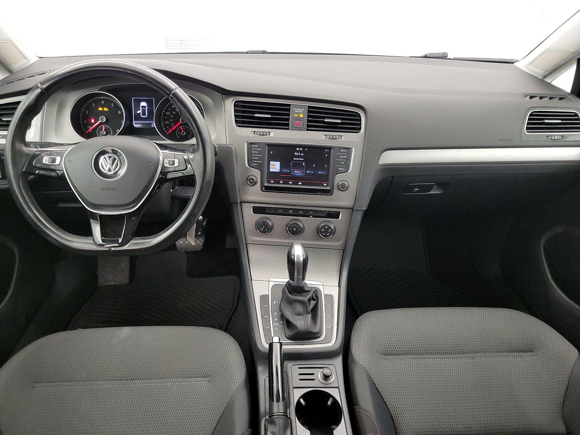 Thumbnail: 2016 Volkswagen Golf - 9