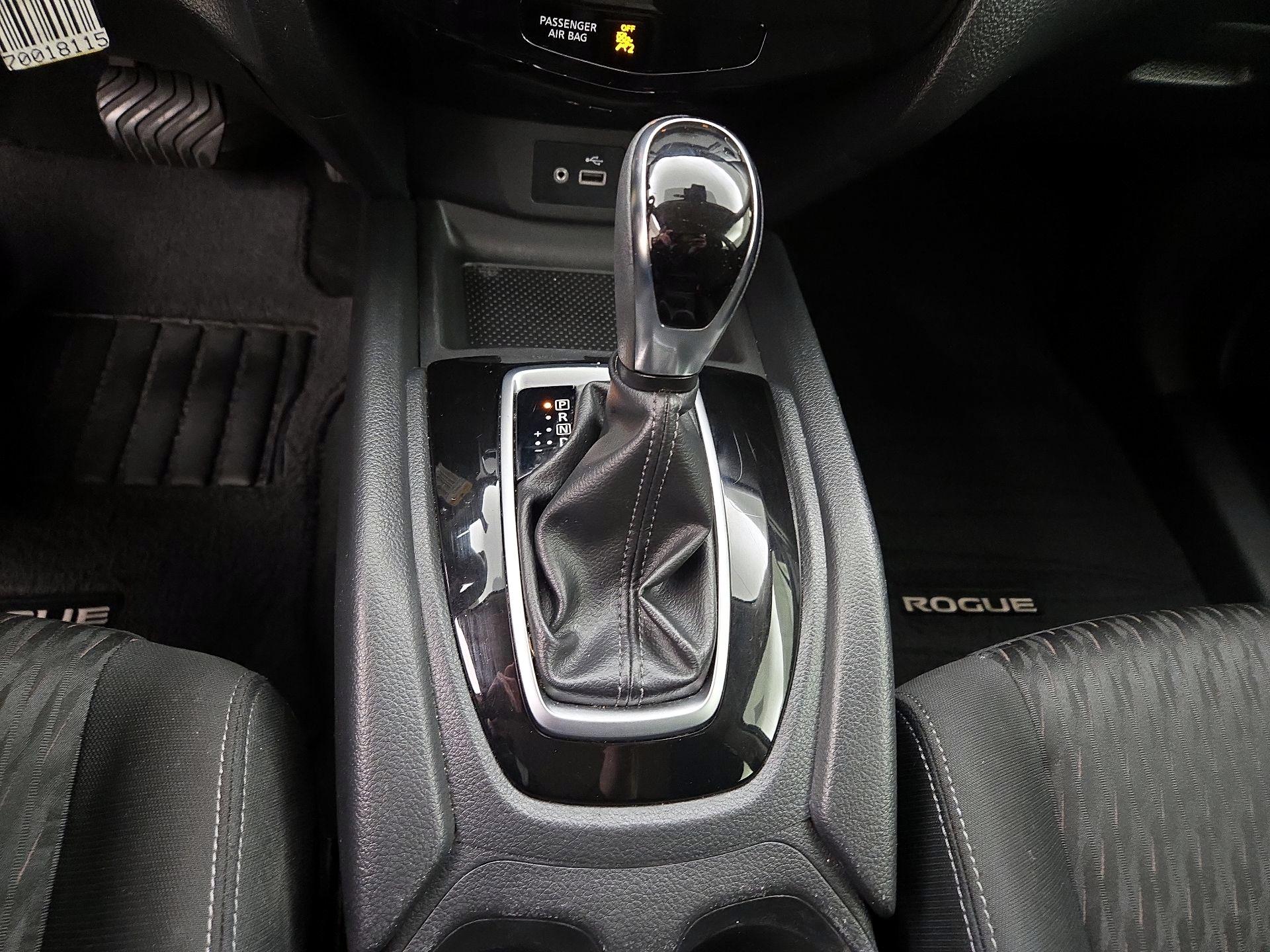 Thumbnail: 2019 Nissan Rogue - 17