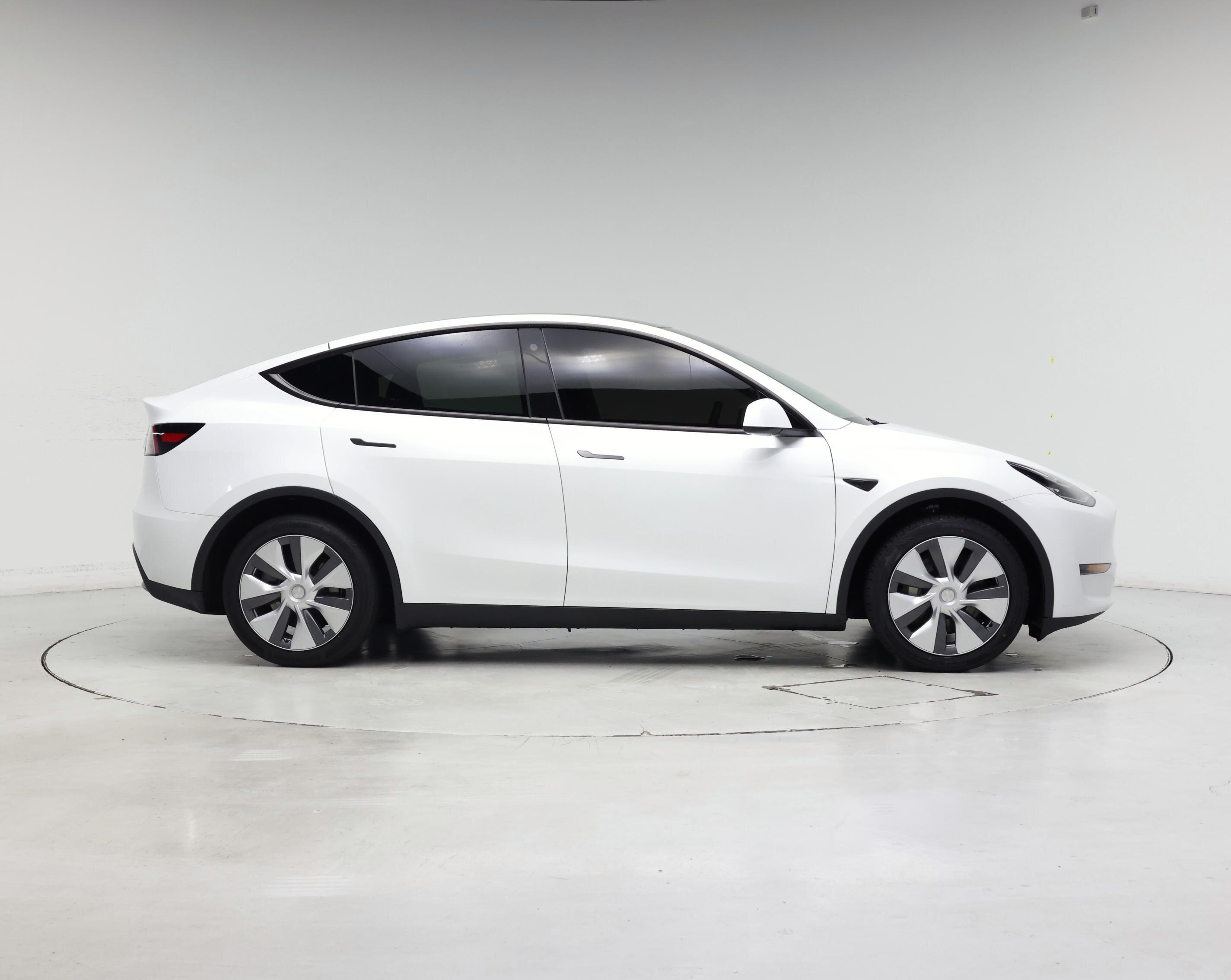 Thumbnail: 2023 Tesla Model Y - 7