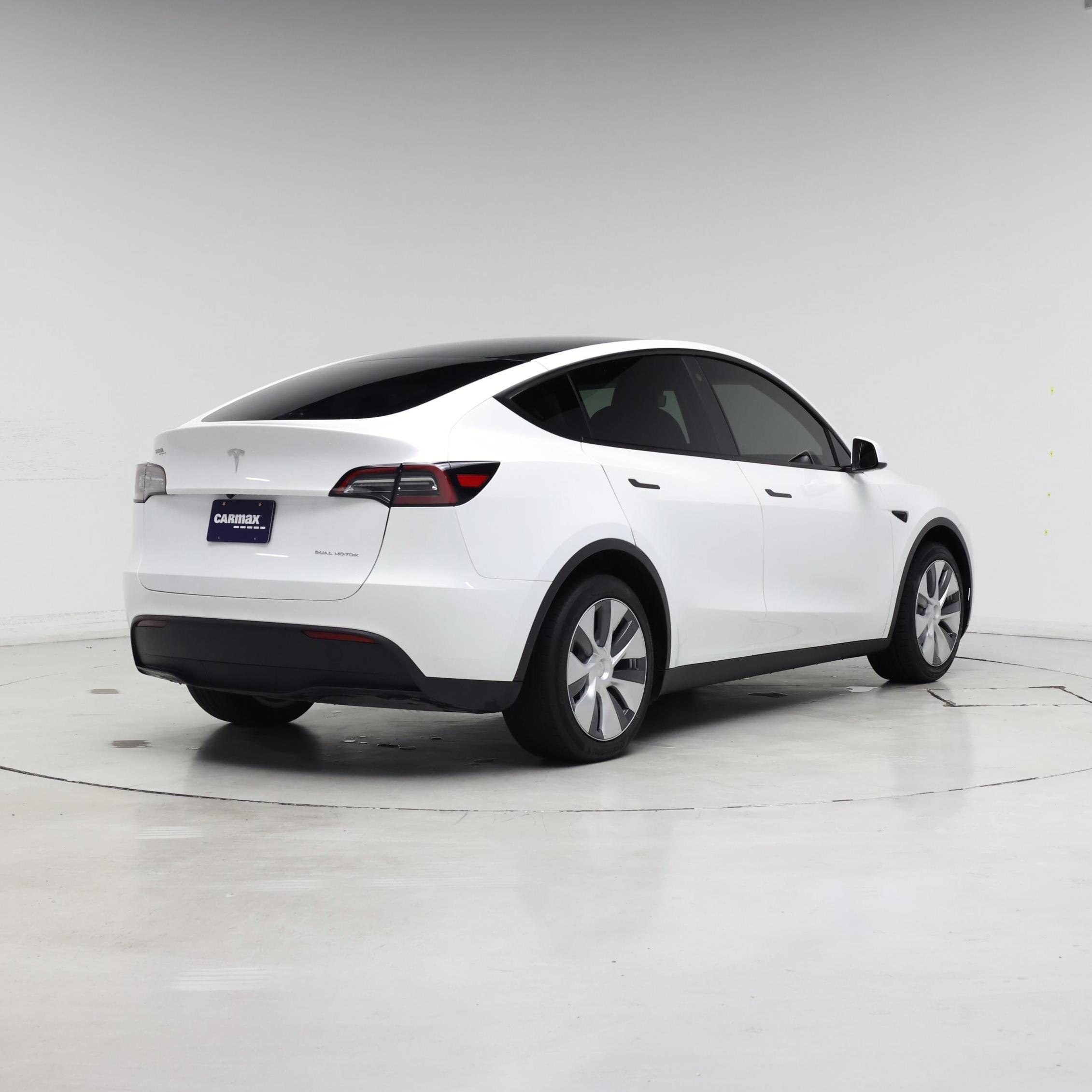 Thumbnail: 2023 Tesla Model Y - 8