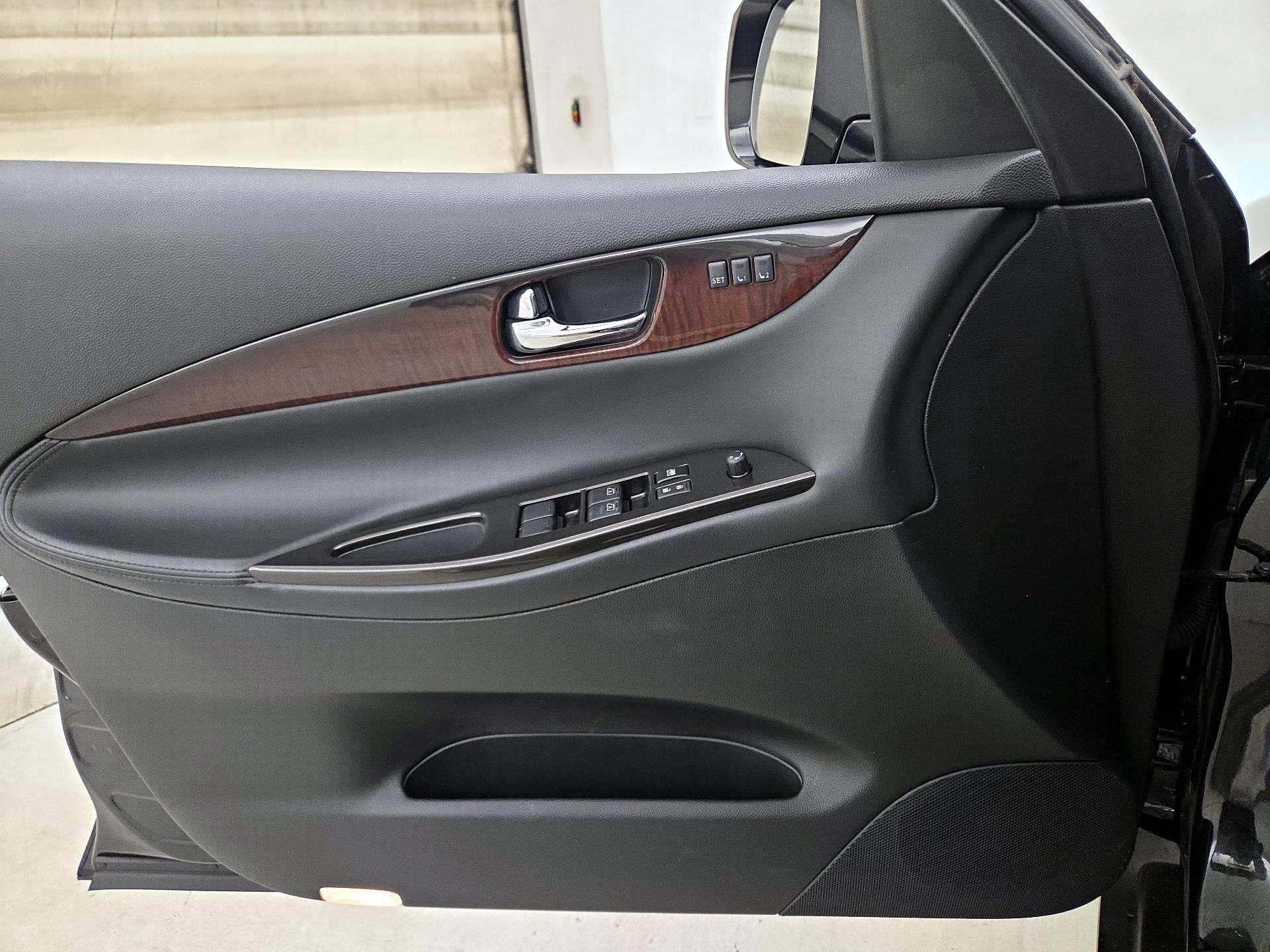 Thumbnail: 2017 INFINITI QX50 - 12