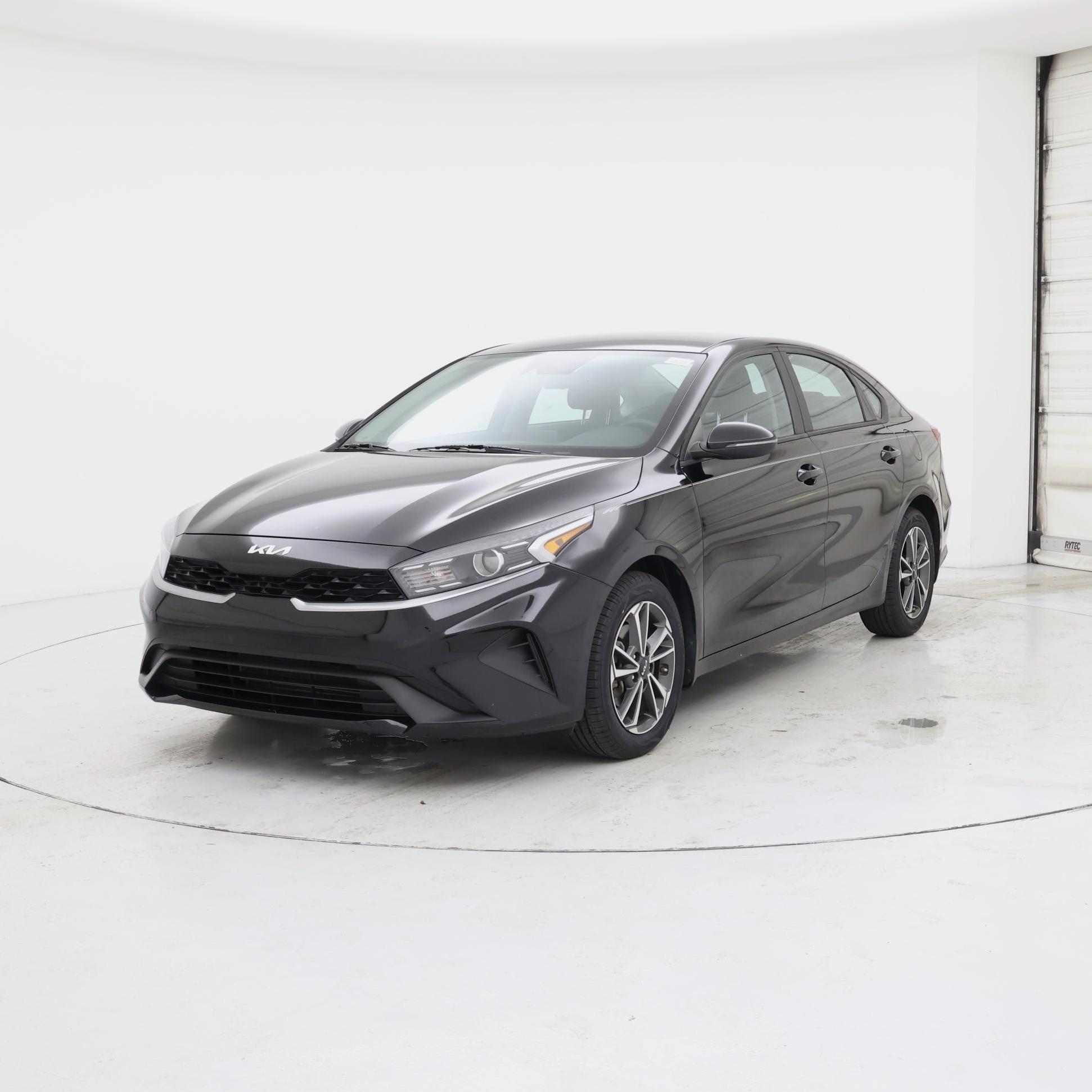 Thumbnail: 2023 Kia Forte - 4