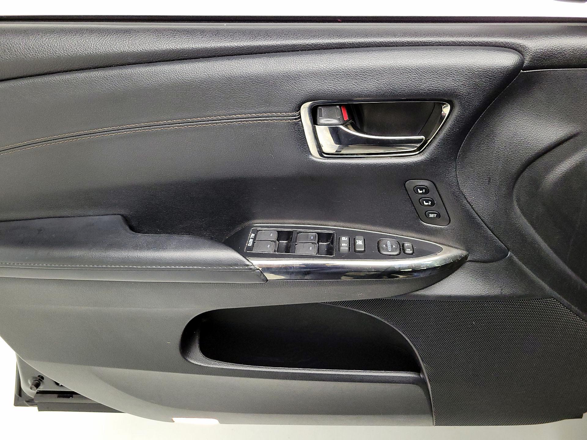 Thumbnail: 2014 Toyota Avalon - 12