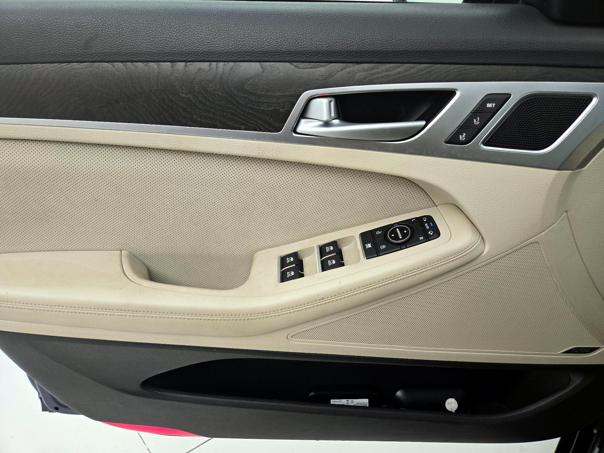 Thumbnail: 2016 Hyundai Genesis - 12