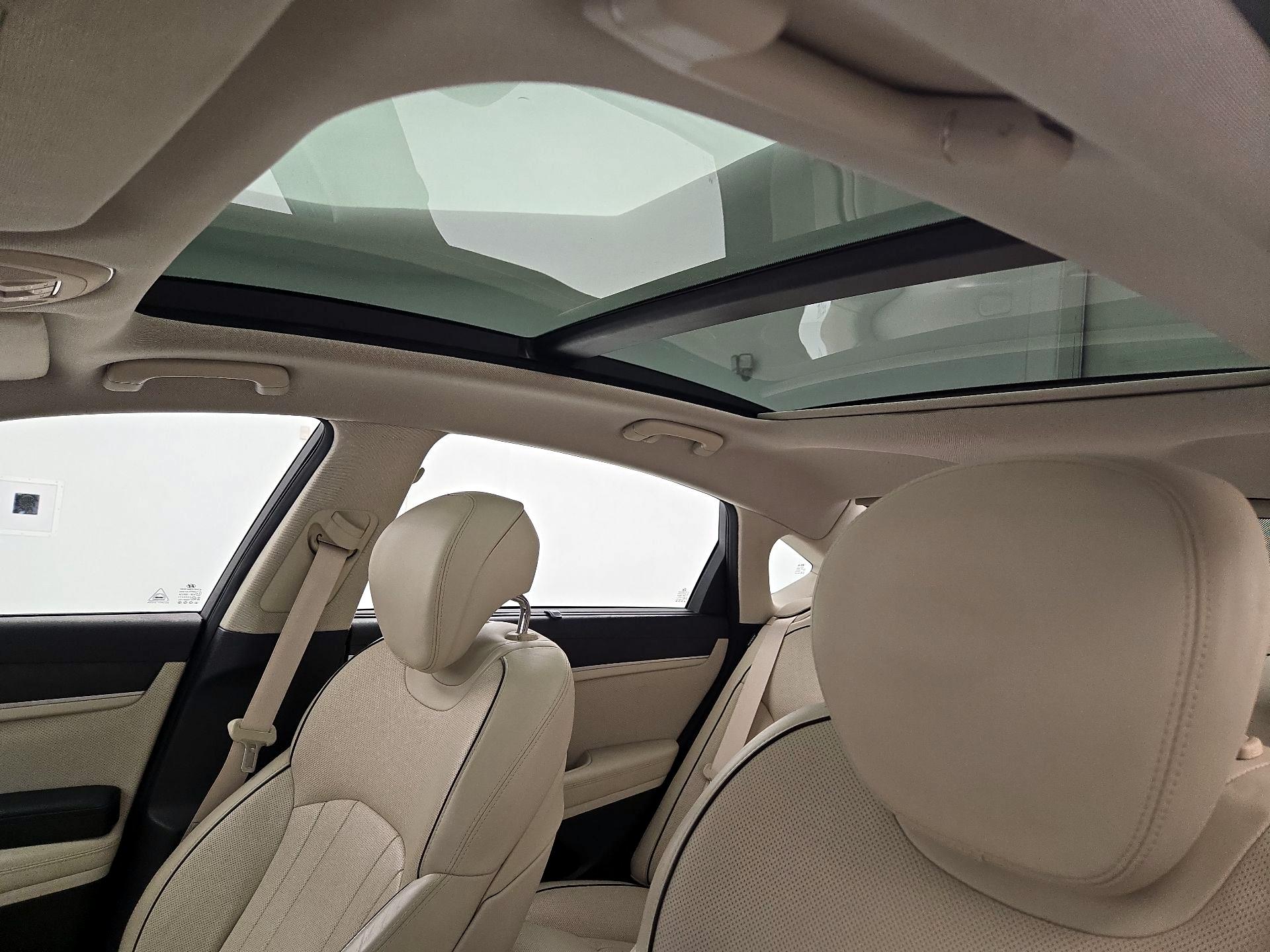 Thumbnail: 2016 Hyundai Genesis - 20