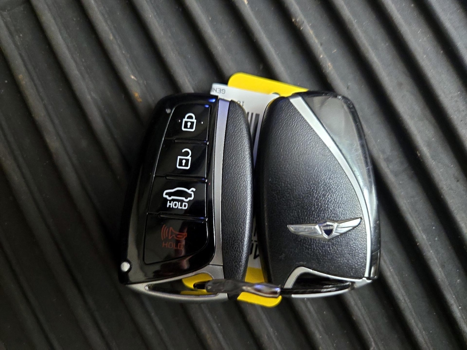 2016 Hyundai Genesis Base - Photo 25
