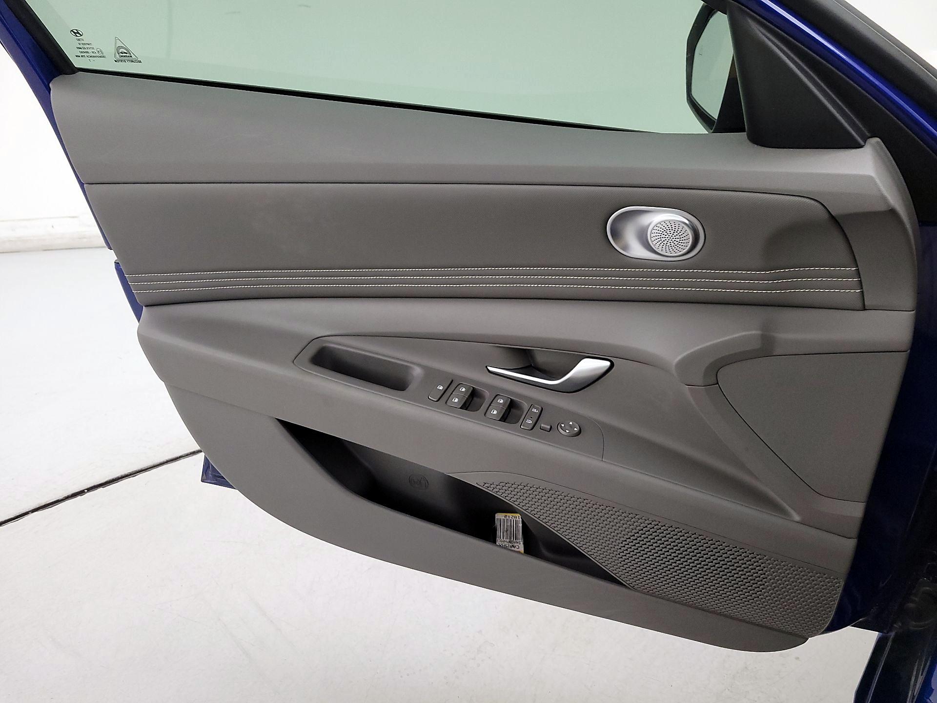 Thumbnail: 2023 Hyundai Elantra - 12