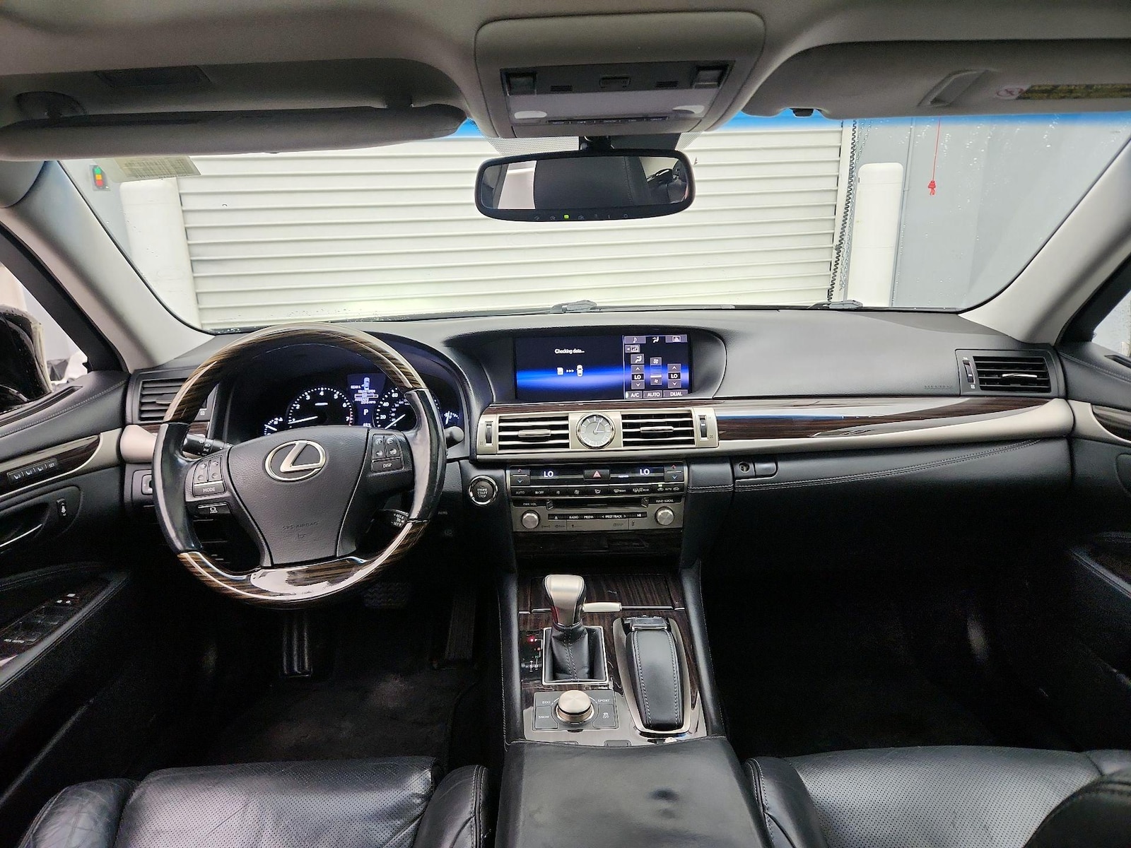 2015 Lexus LS Base - Photo 10