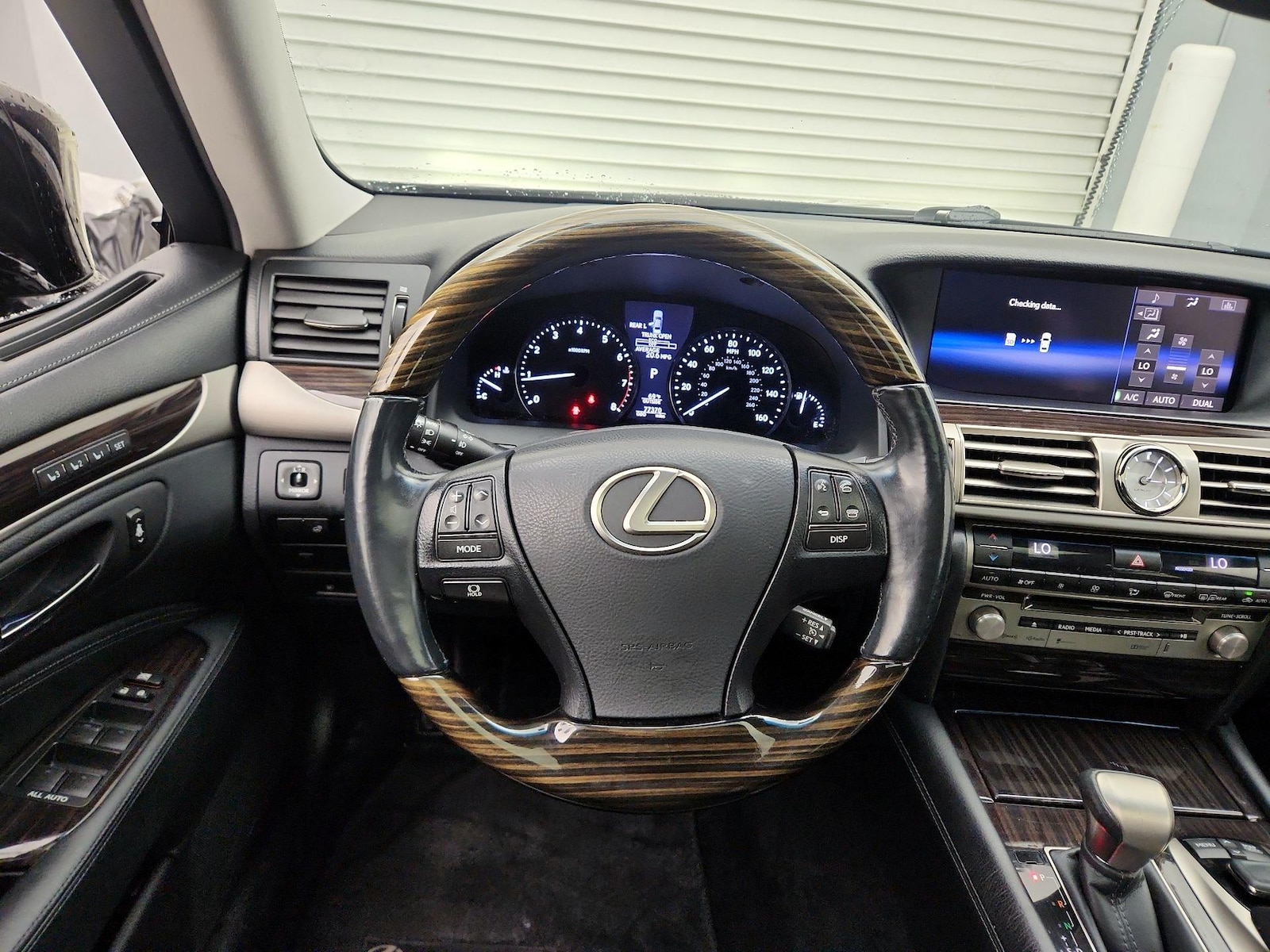 2015 Lexus LS Base - Photo 11