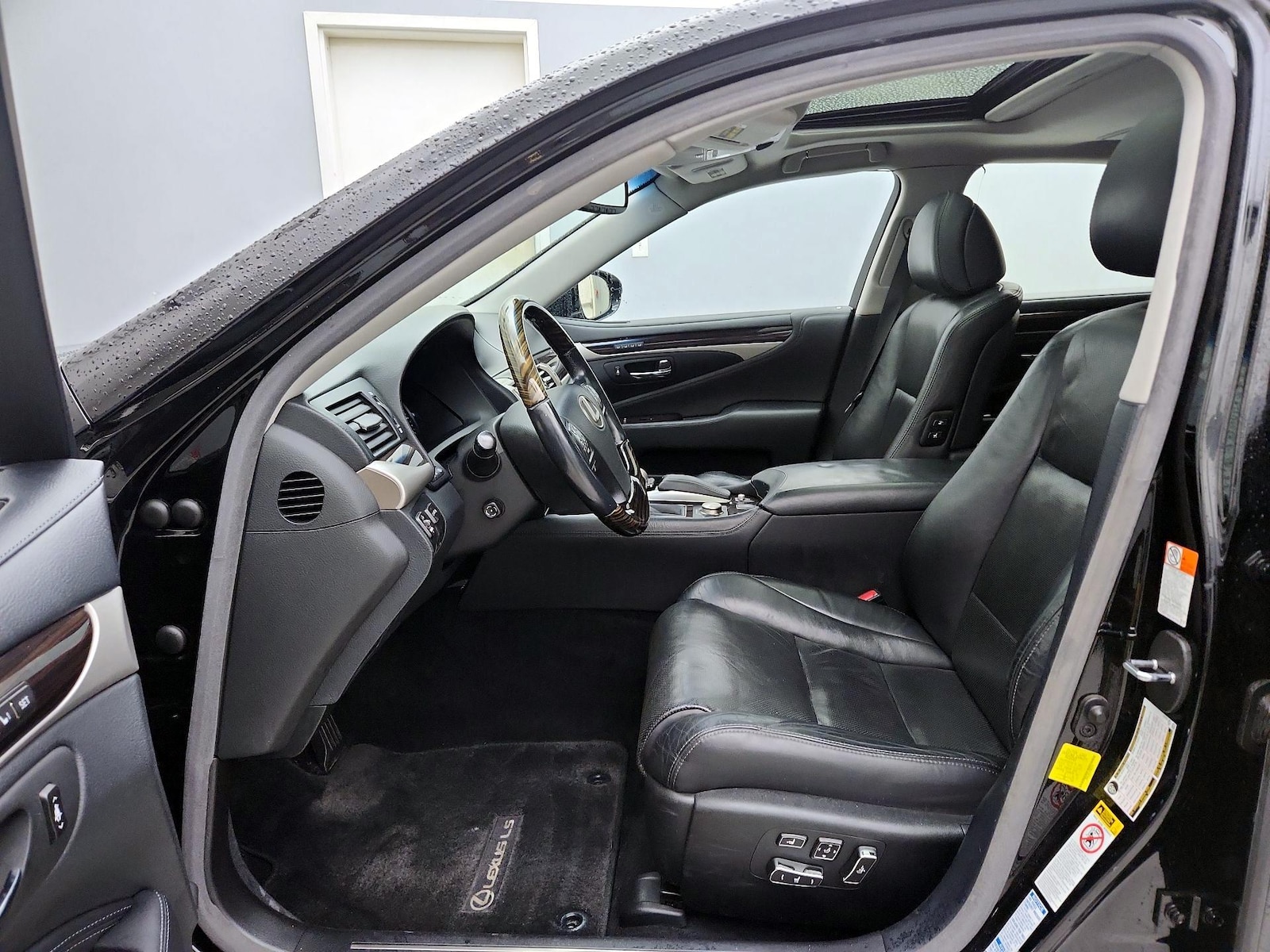2015 Lexus LS Base - Photo 12
