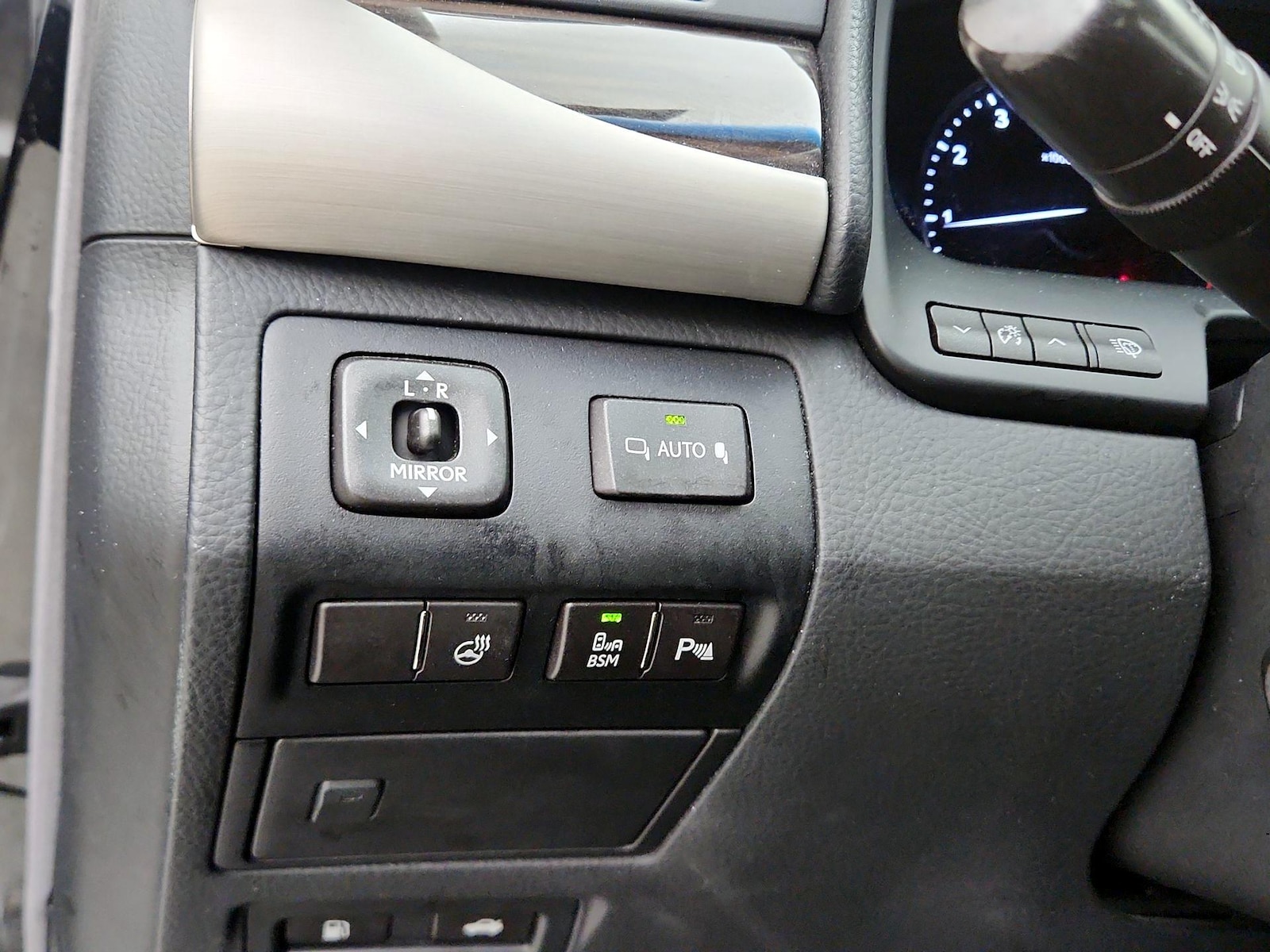 2015 Lexus LS Base - Photo 14