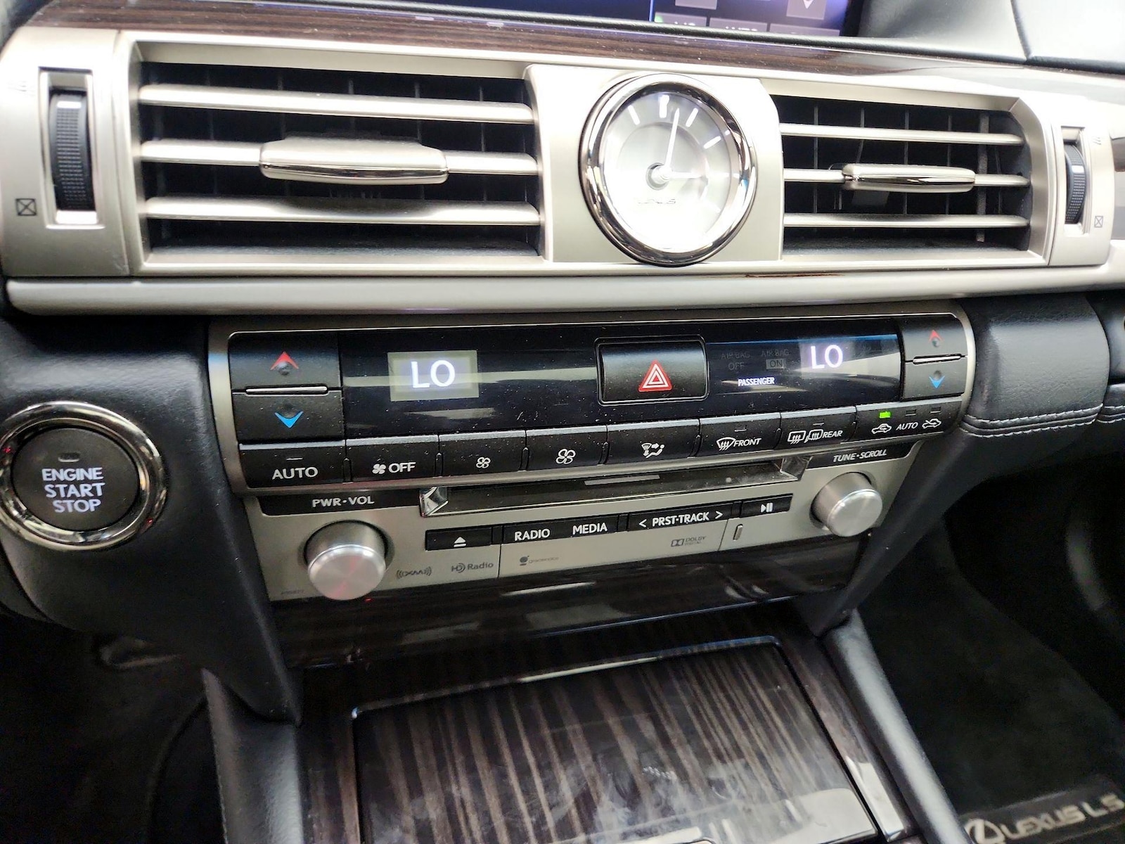 2015 Lexus LS Base - Photo 17