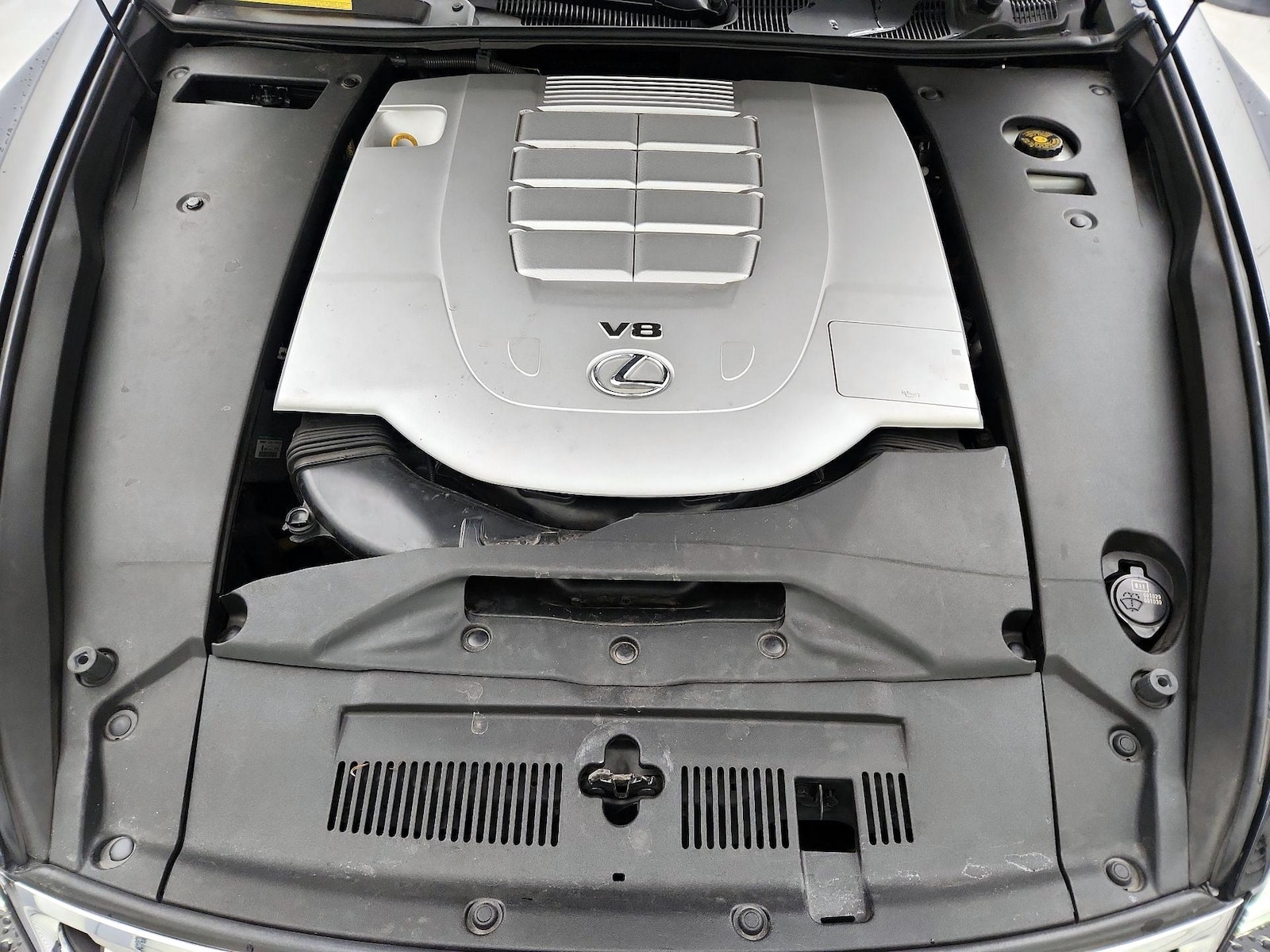 2015 Lexus LS Base - Photo 23
