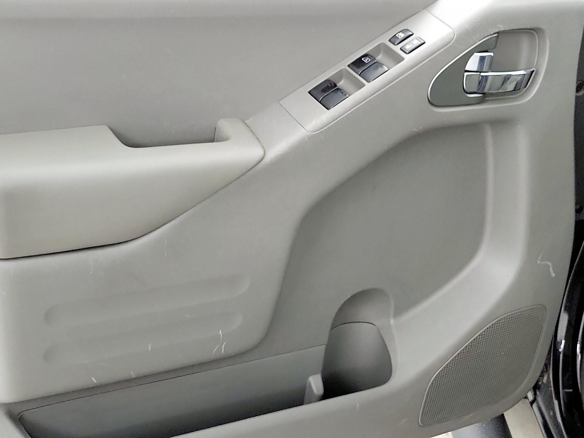 Thumbnail: 2021 Nissan Frontier - 12