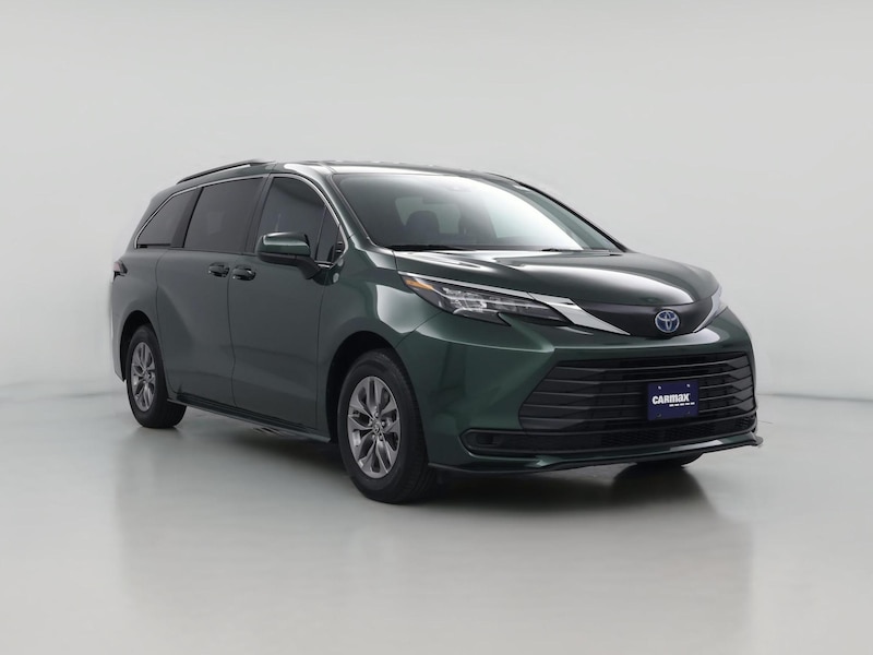 2025 Toyota Sienna LE