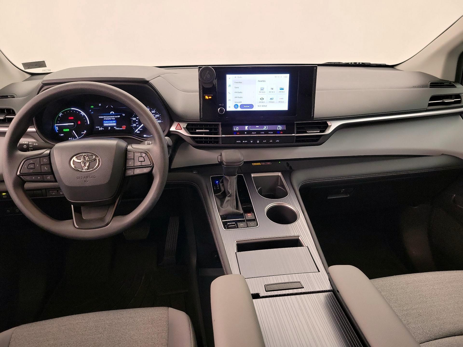 Thumbnail: 2025 Toyota Sienna - 9