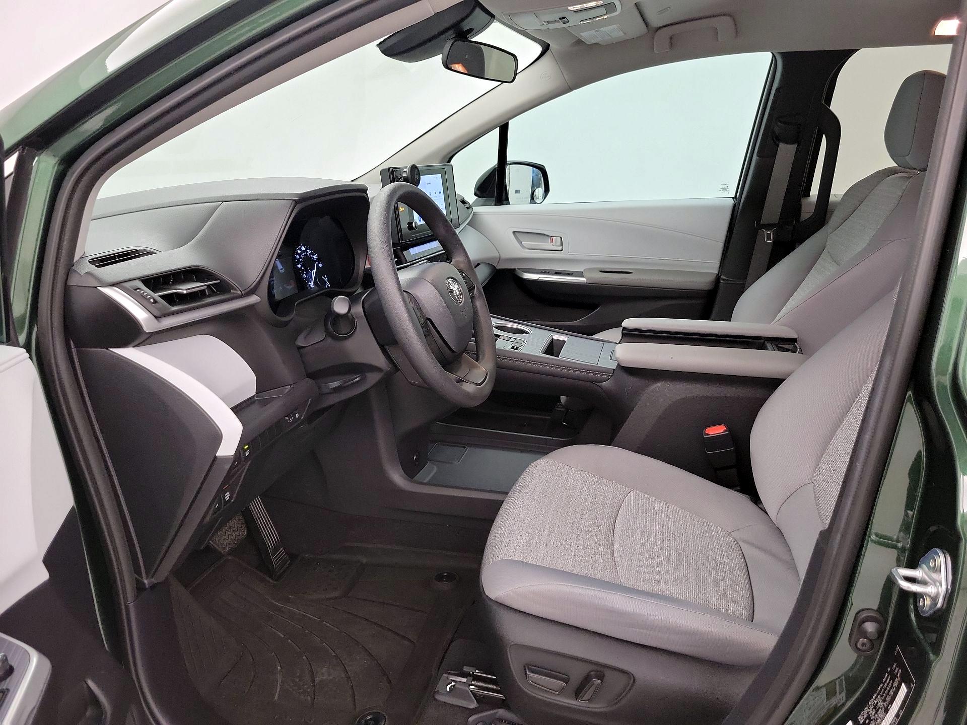 Thumbnail: 2025 Toyota Sienna - 11