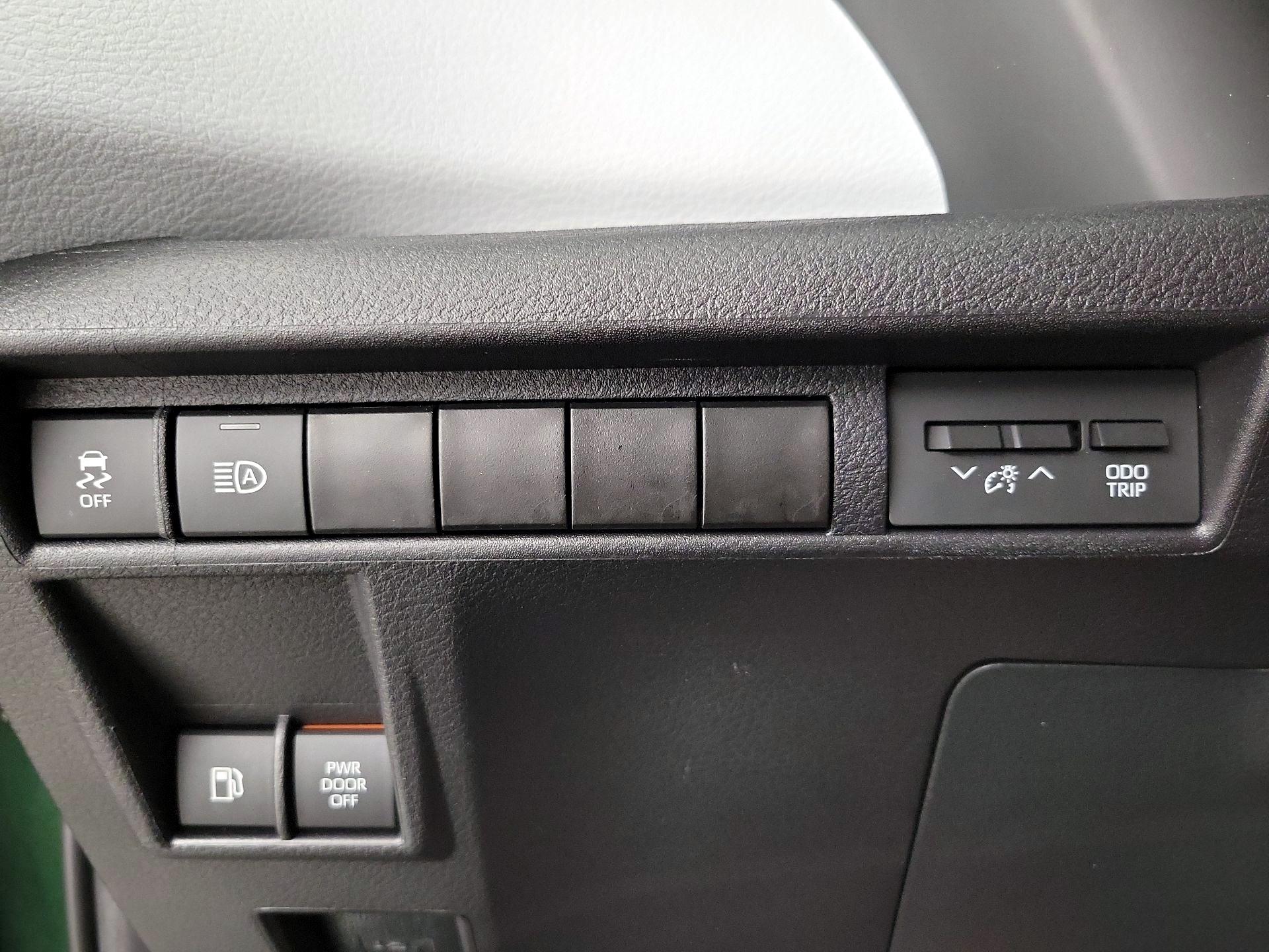 Thumbnail: 2025 Toyota Sienna - 13