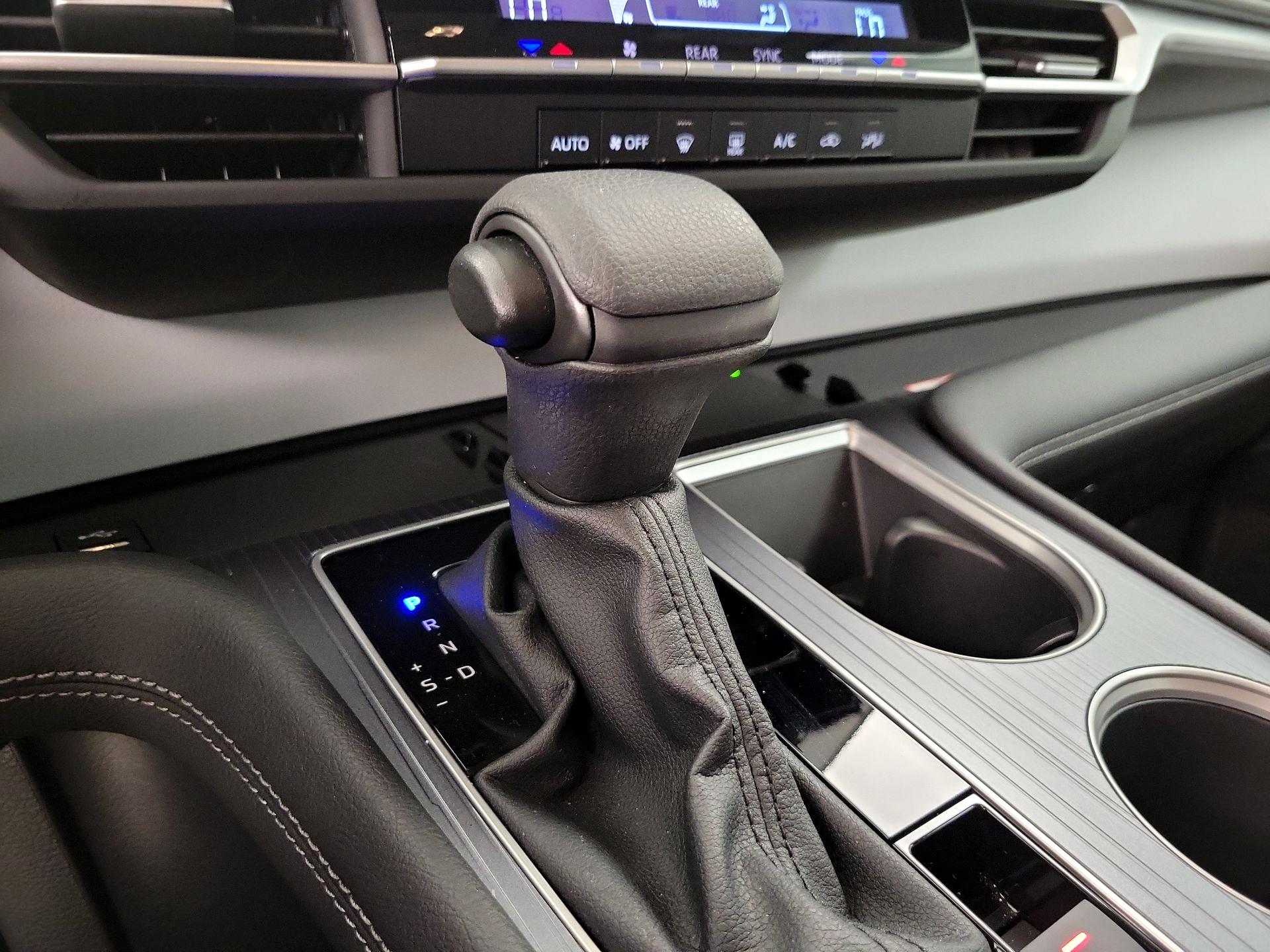 Thumbnail: 2025 Toyota Sienna - 17