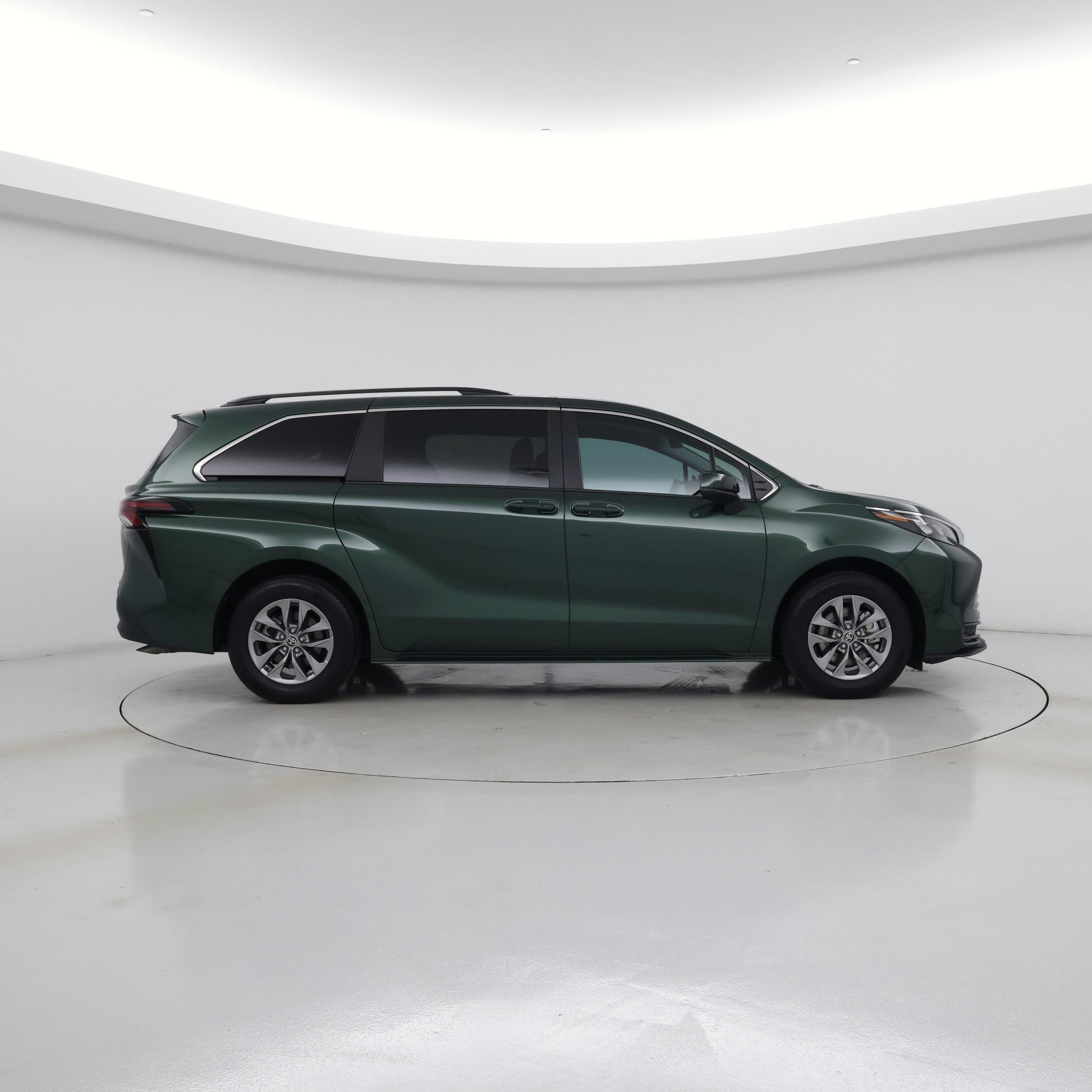 Thumbnail: 2025 Toyota Sienna - 7