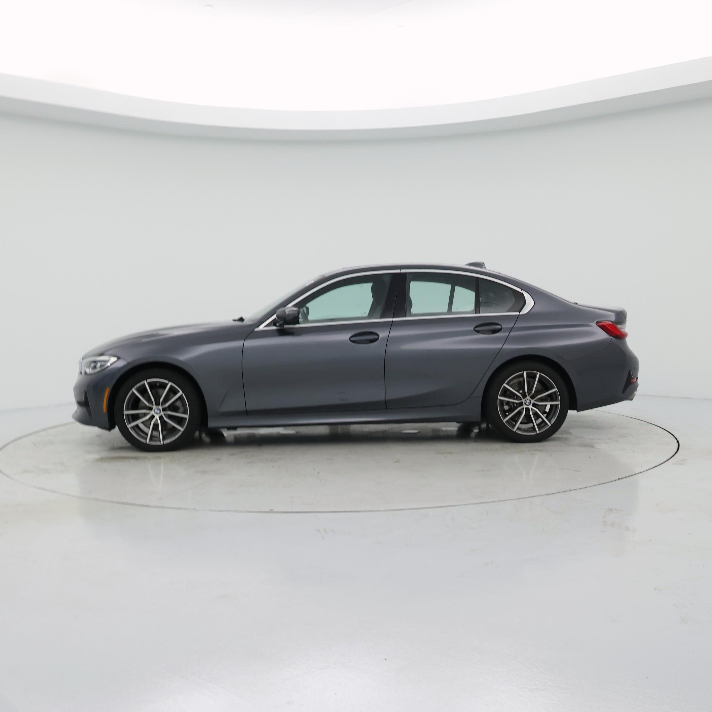 Thumbnail: 2021 BMW 3 Series - 3