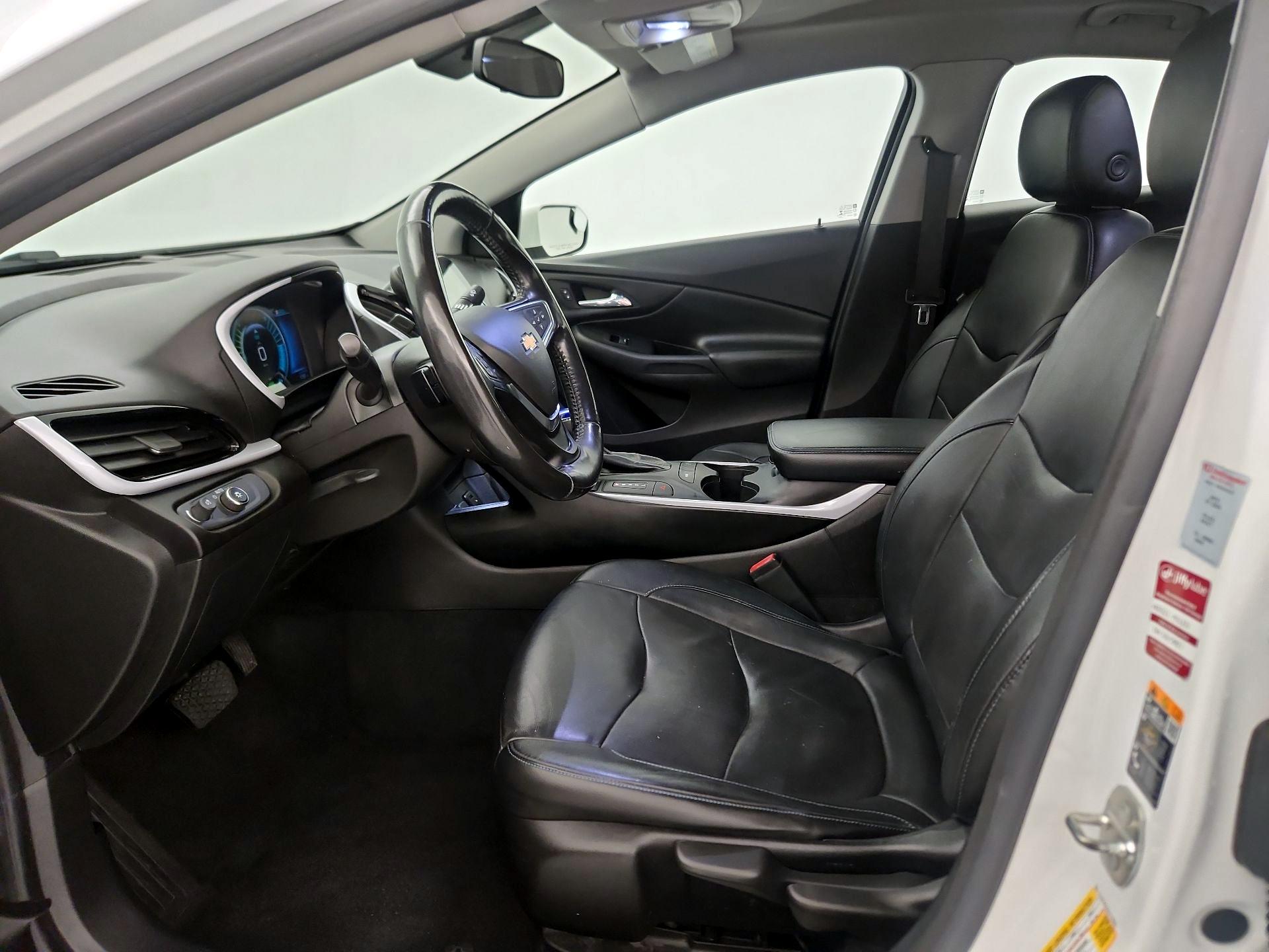 Thumbnail: 2018 Chevrolet Volt - 11