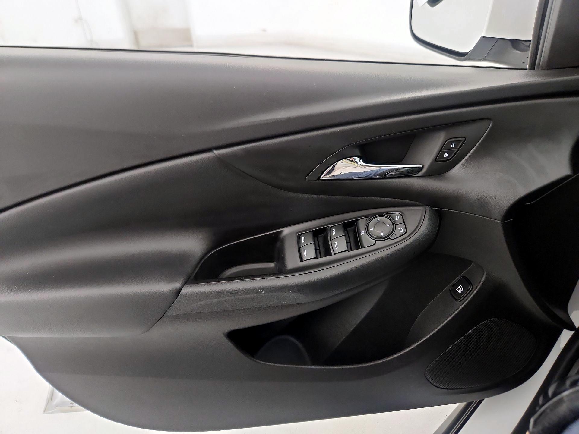 Thumbnail: 2018 Chevrolet Volt - 12