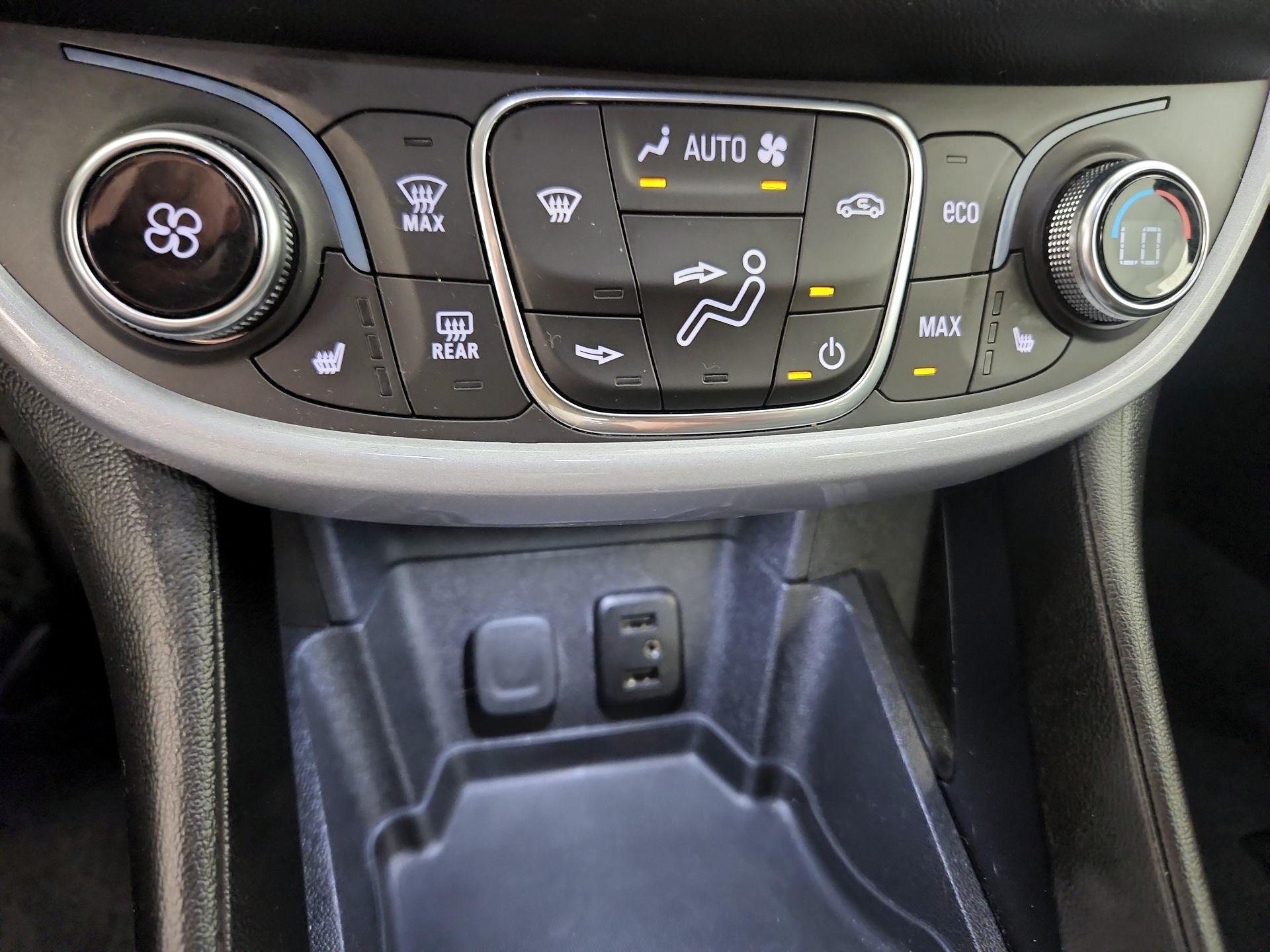 Thumbnail: 2018 Chevrolet Volt - 17