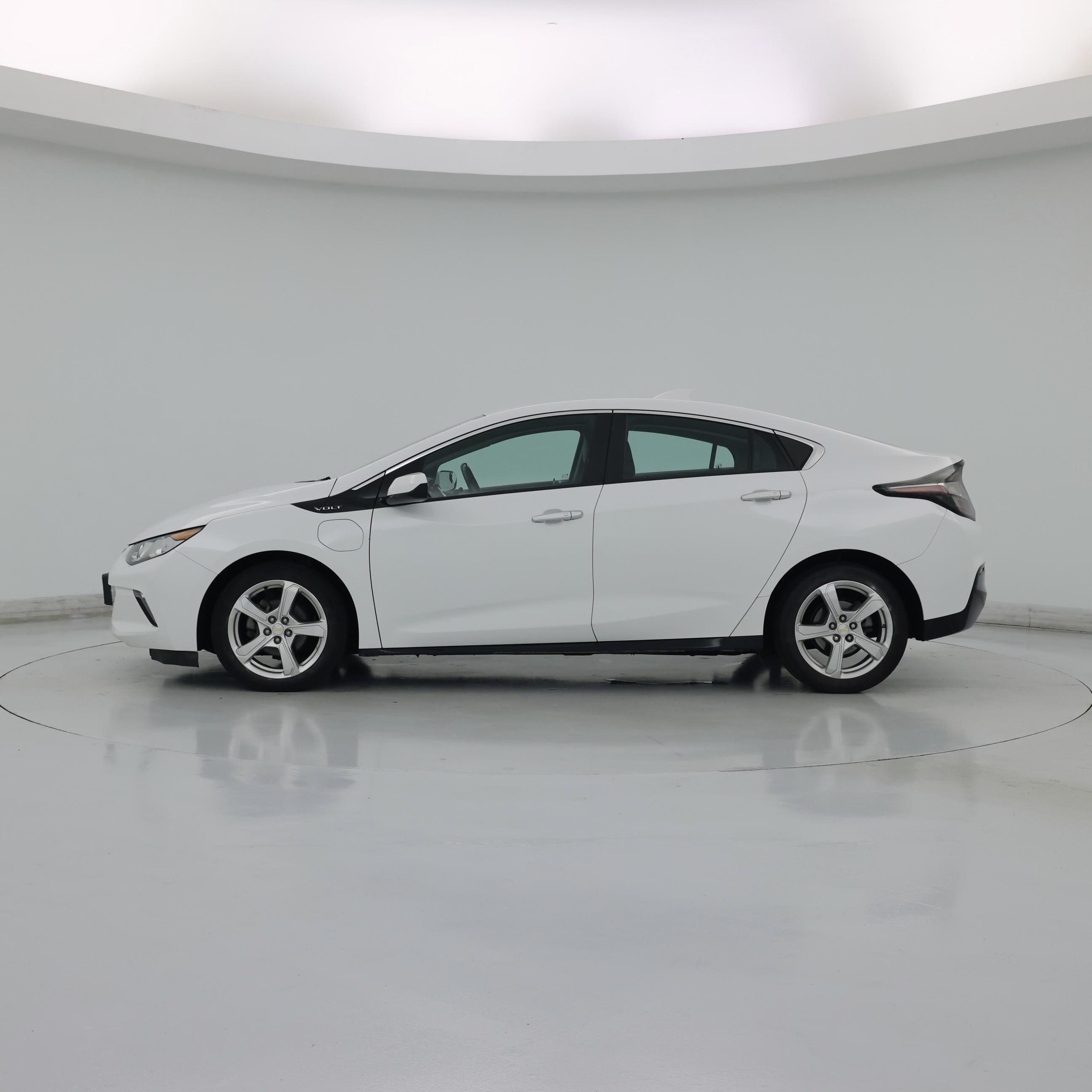 Thumbnail: 2018 Chevrolet Volt - 3