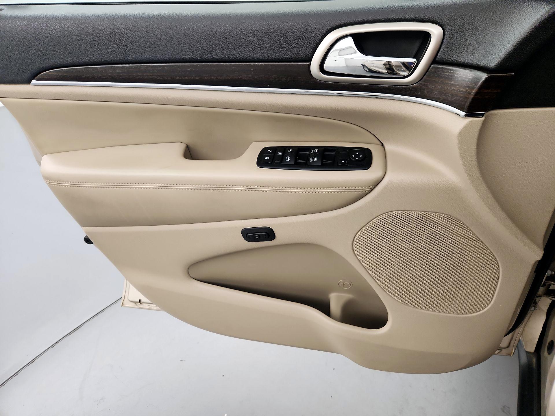 Thumbnail: 2014 Jeep Grand Cherokee - 12