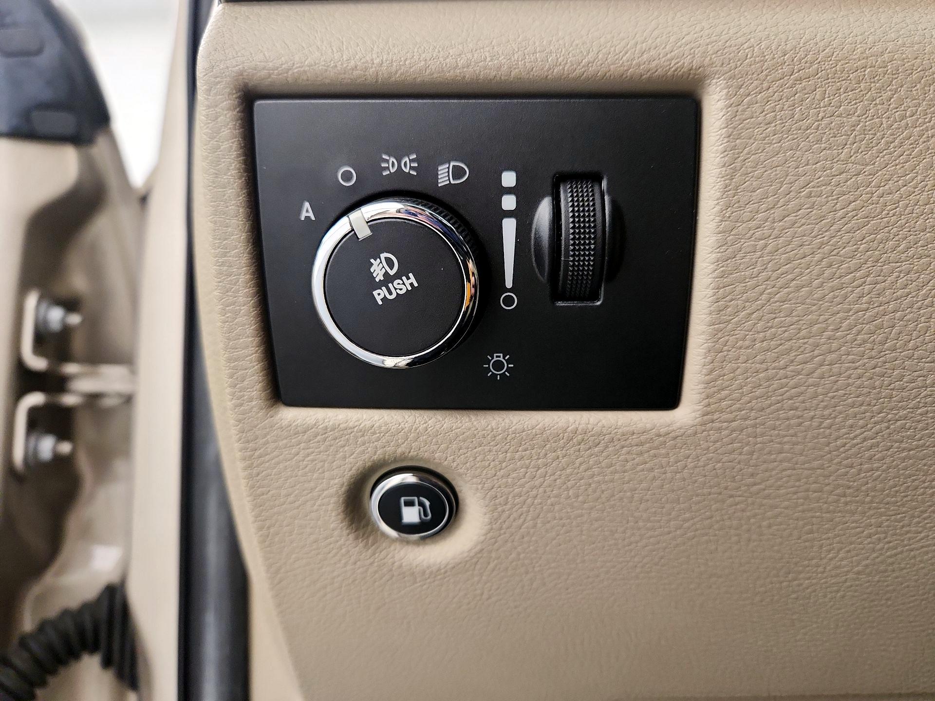 Thumbnail: 2014 Jeep Grand Cherokee - 13