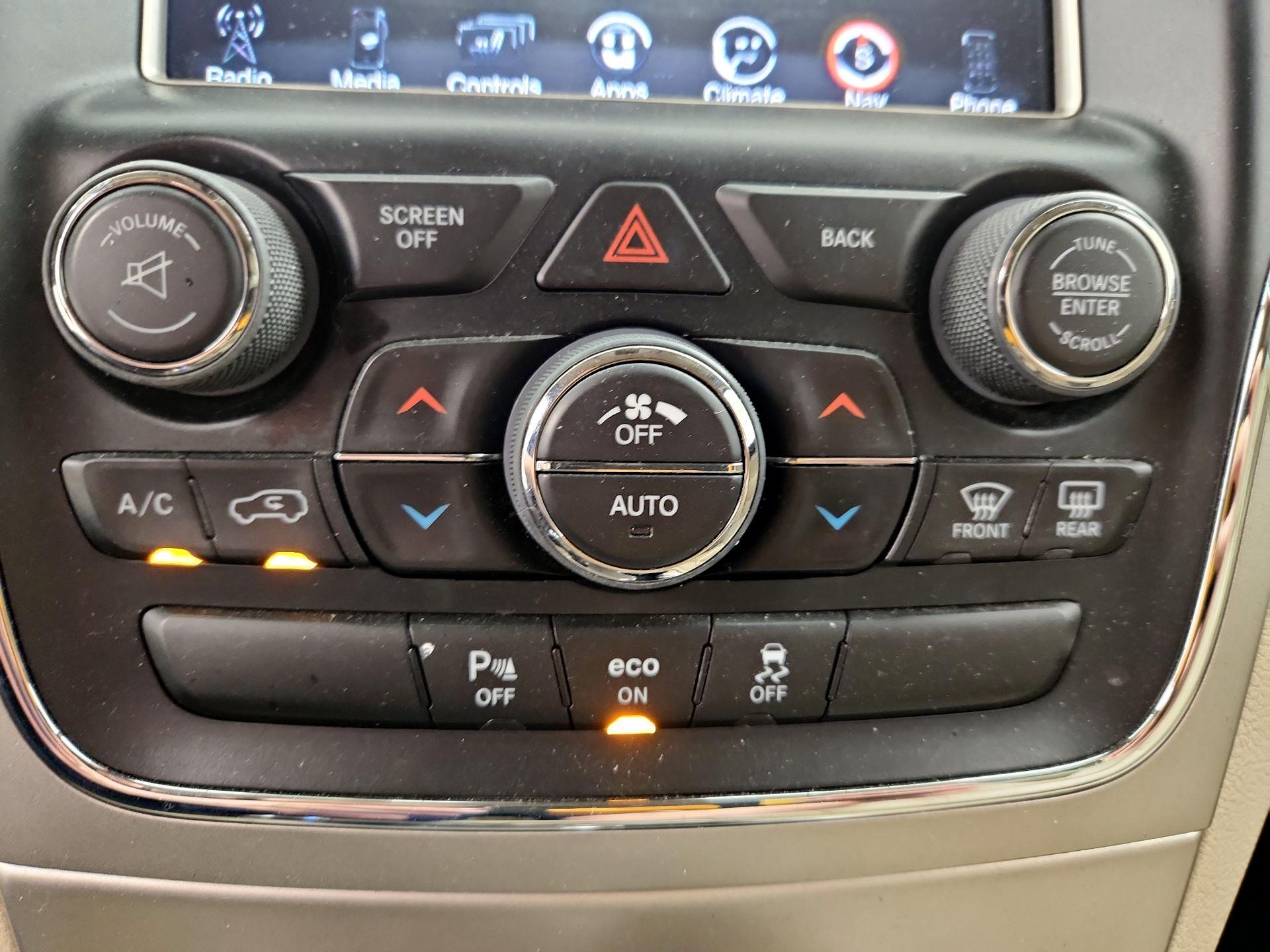 Thumbnail: 2014 Jeep Grand Cherokee - 16