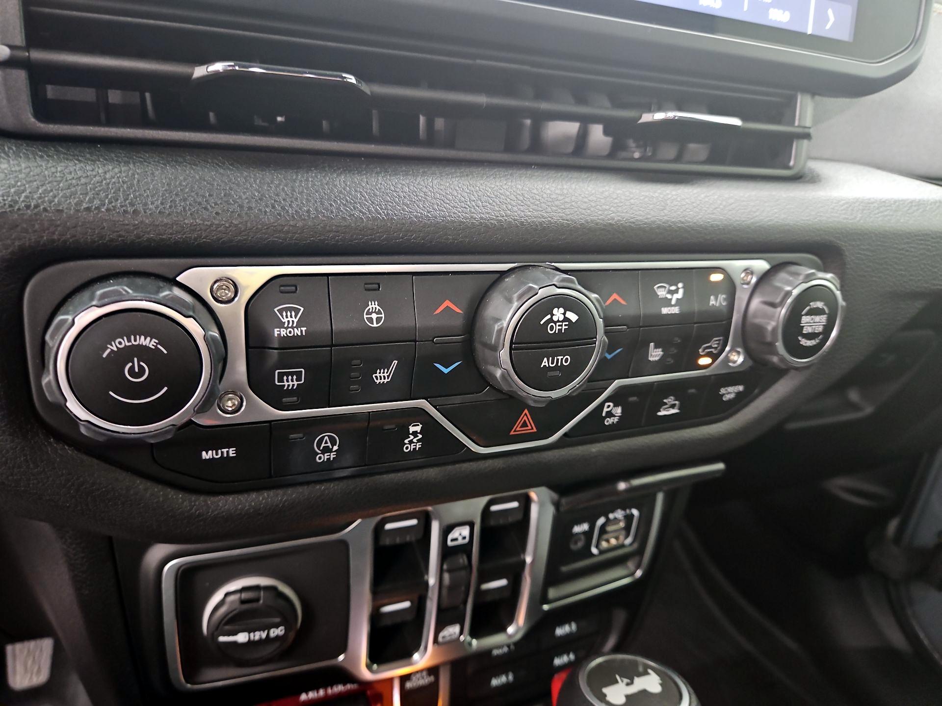 Thumbnail: 2024 Jeep Wrangler - 16